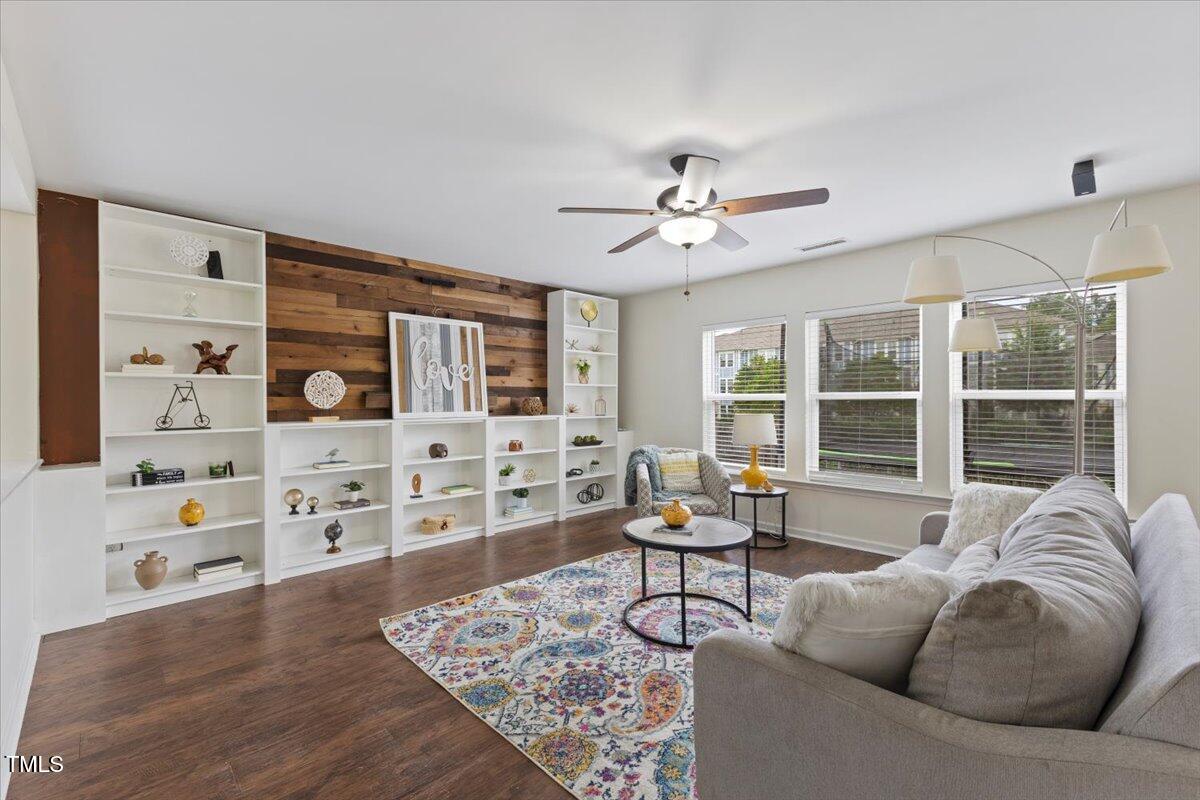 316 Edgecroft Way