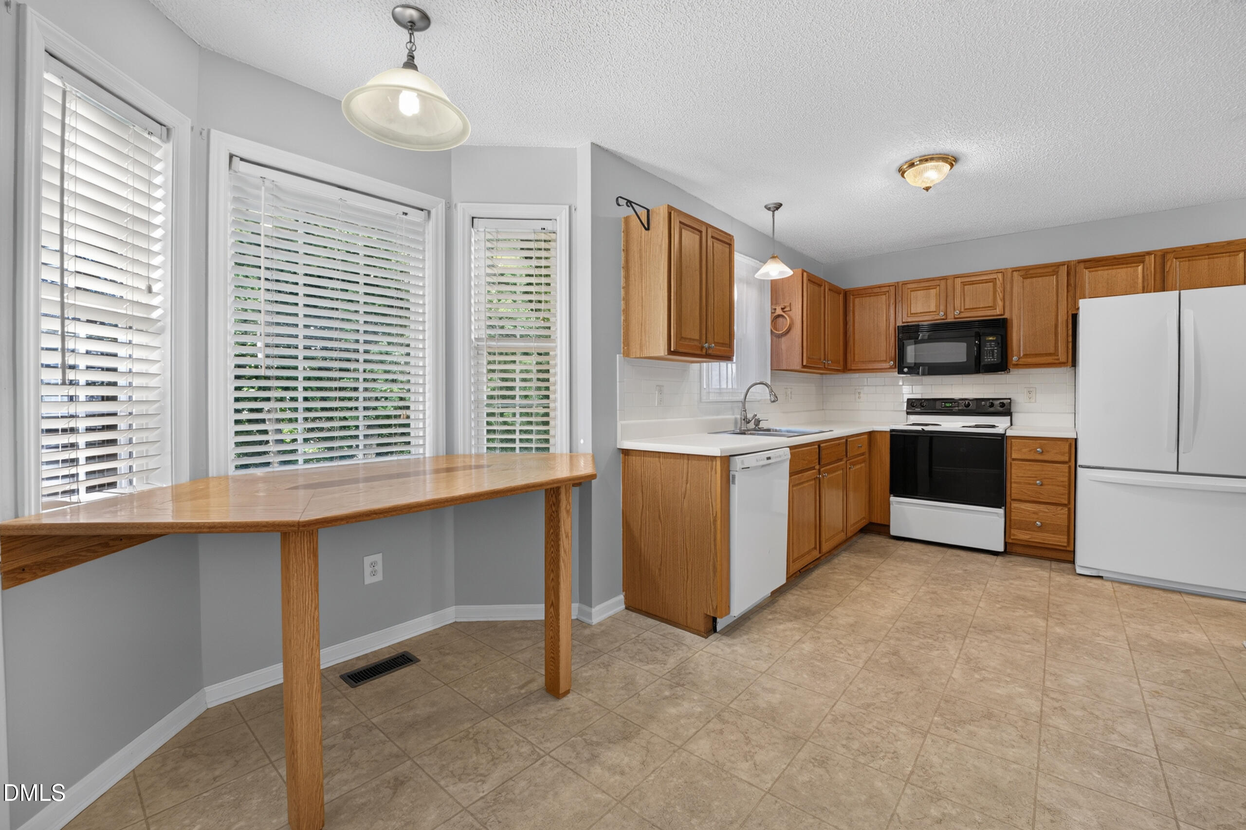 1321 E Turret Court