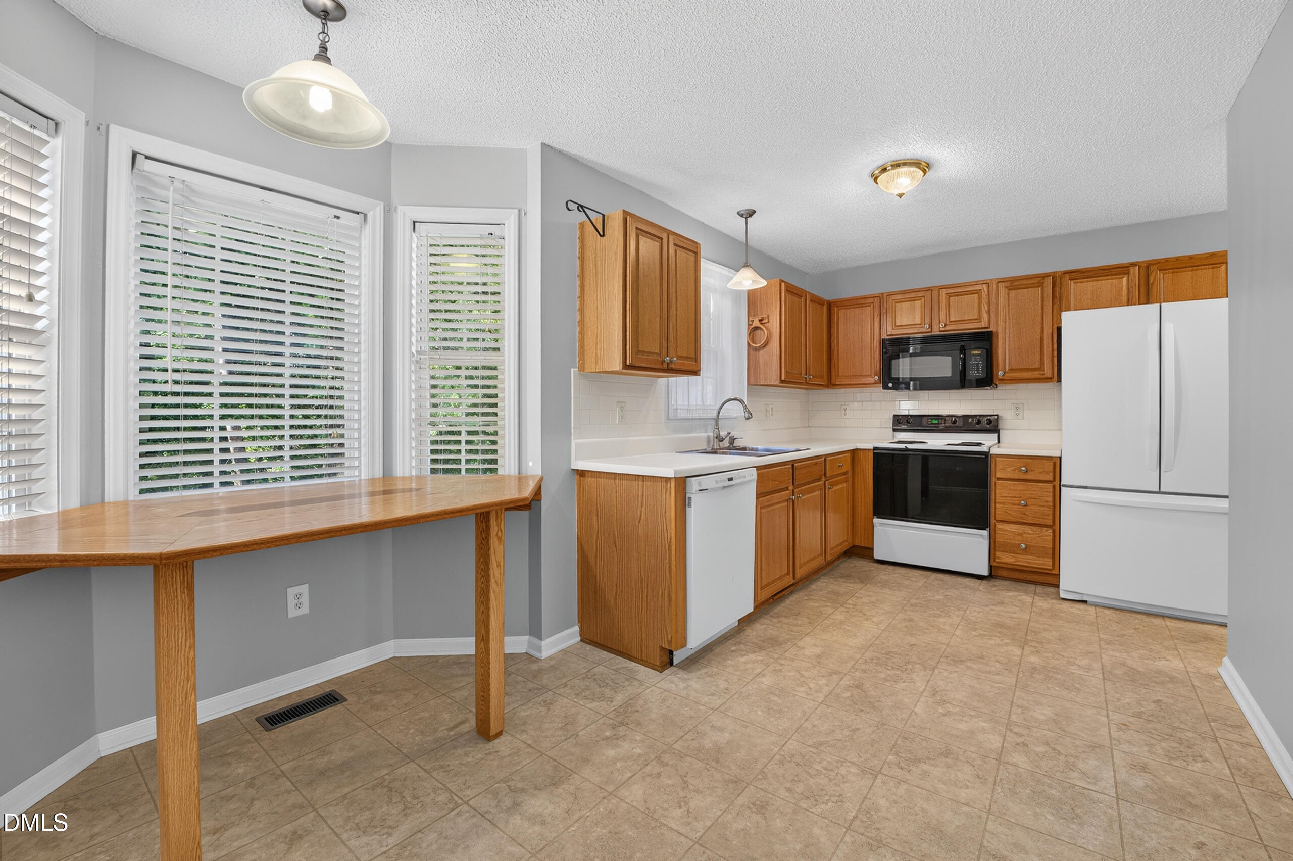 1321 E Turret Court