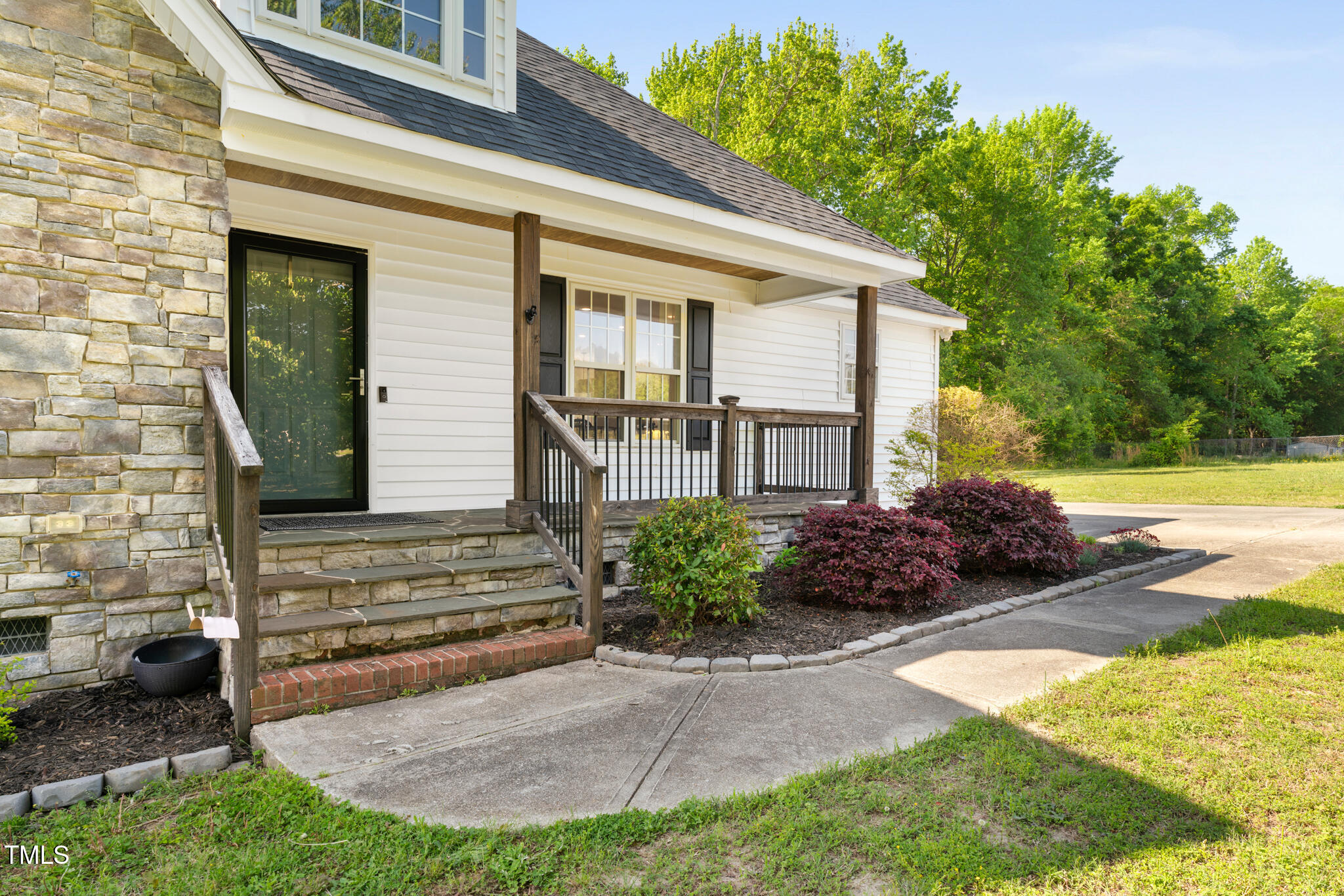 5525 Sandy Trail Drive