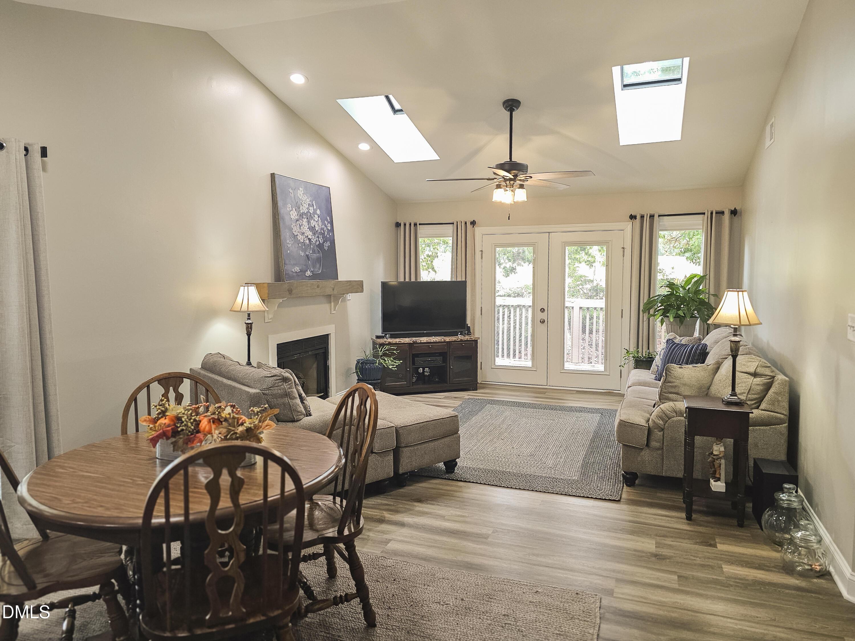 2012 Willow Hill Lane