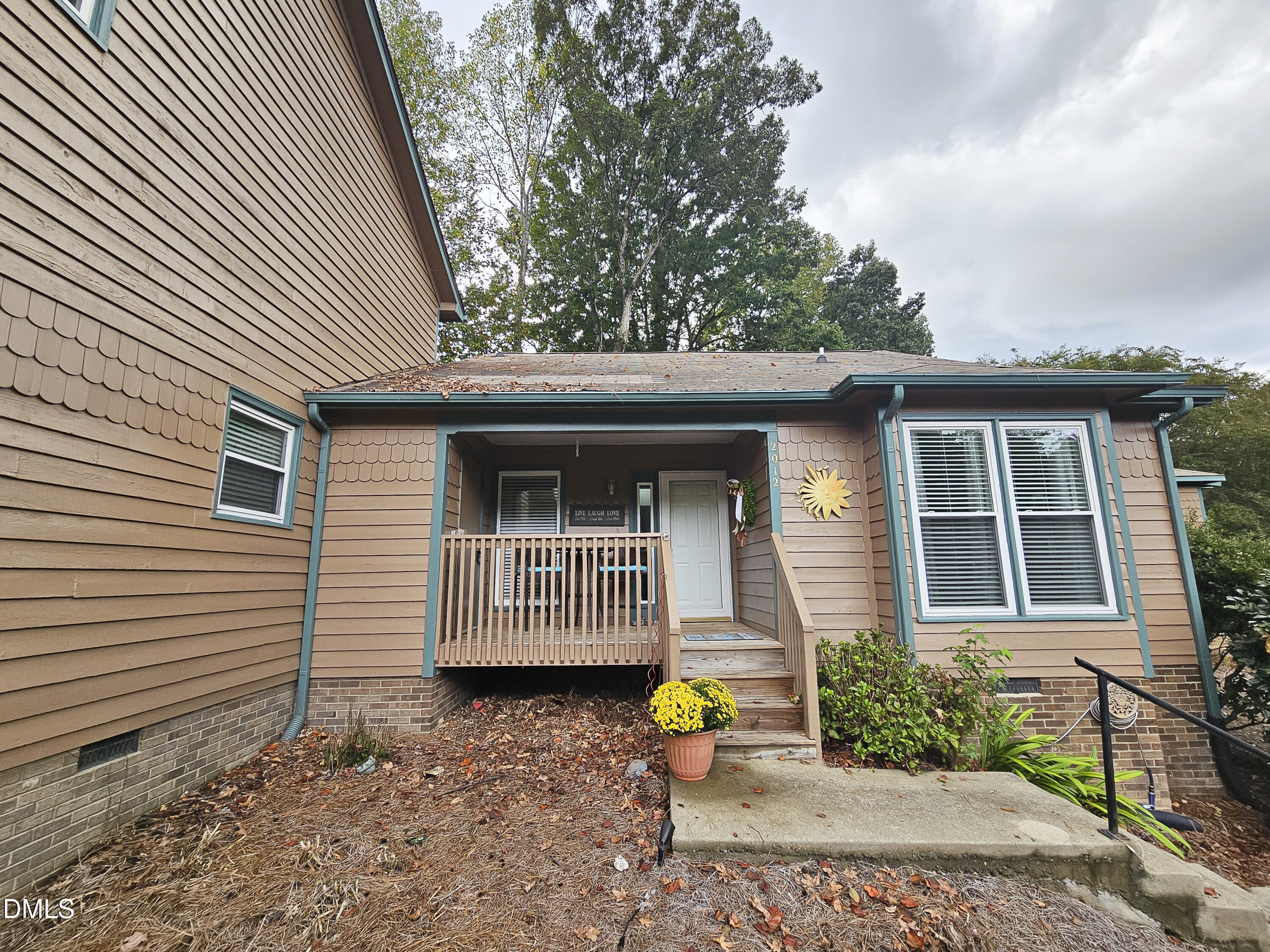 2012 Willow Hill Lane