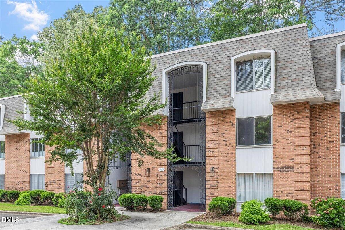 1917 Front Street # 4d