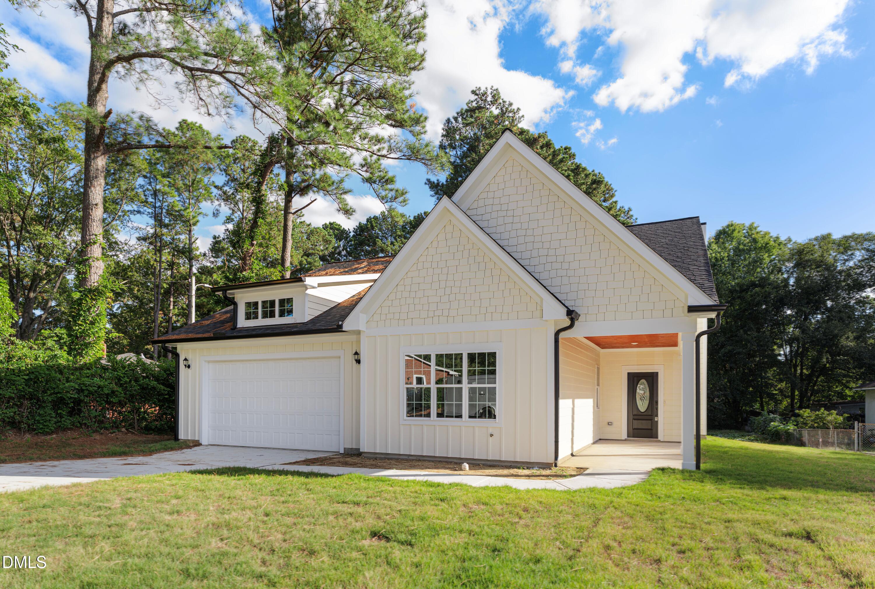 1203 Elizabeth Road W