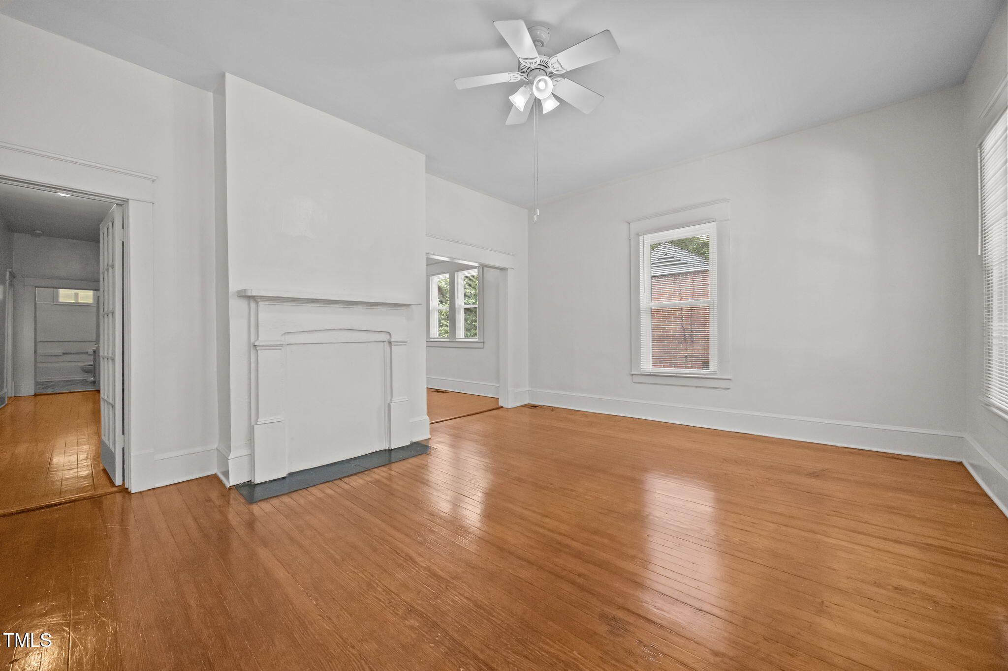 814 W Markham Avenue