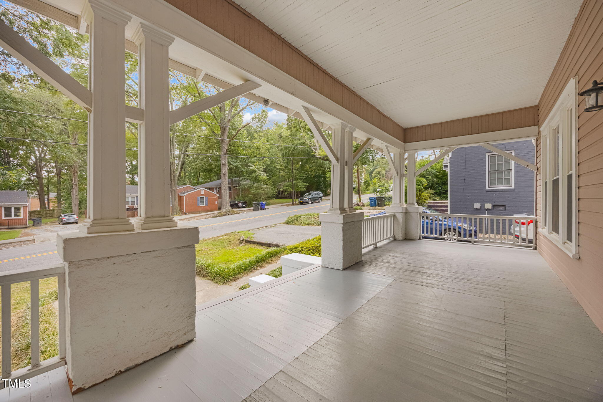 814 W Markham Avenue