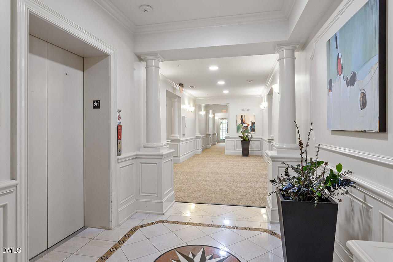 3920 Essex Garden Lane 304