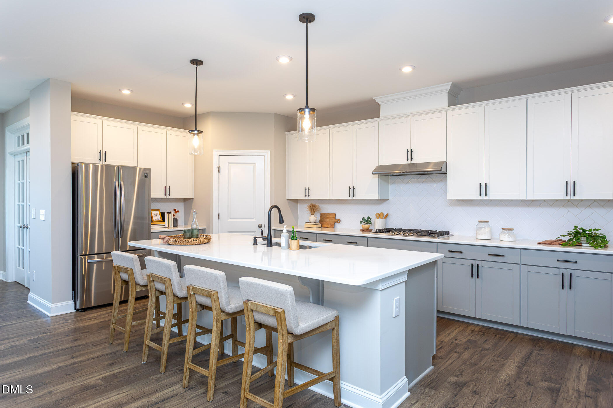 5128 Crescent Square Street