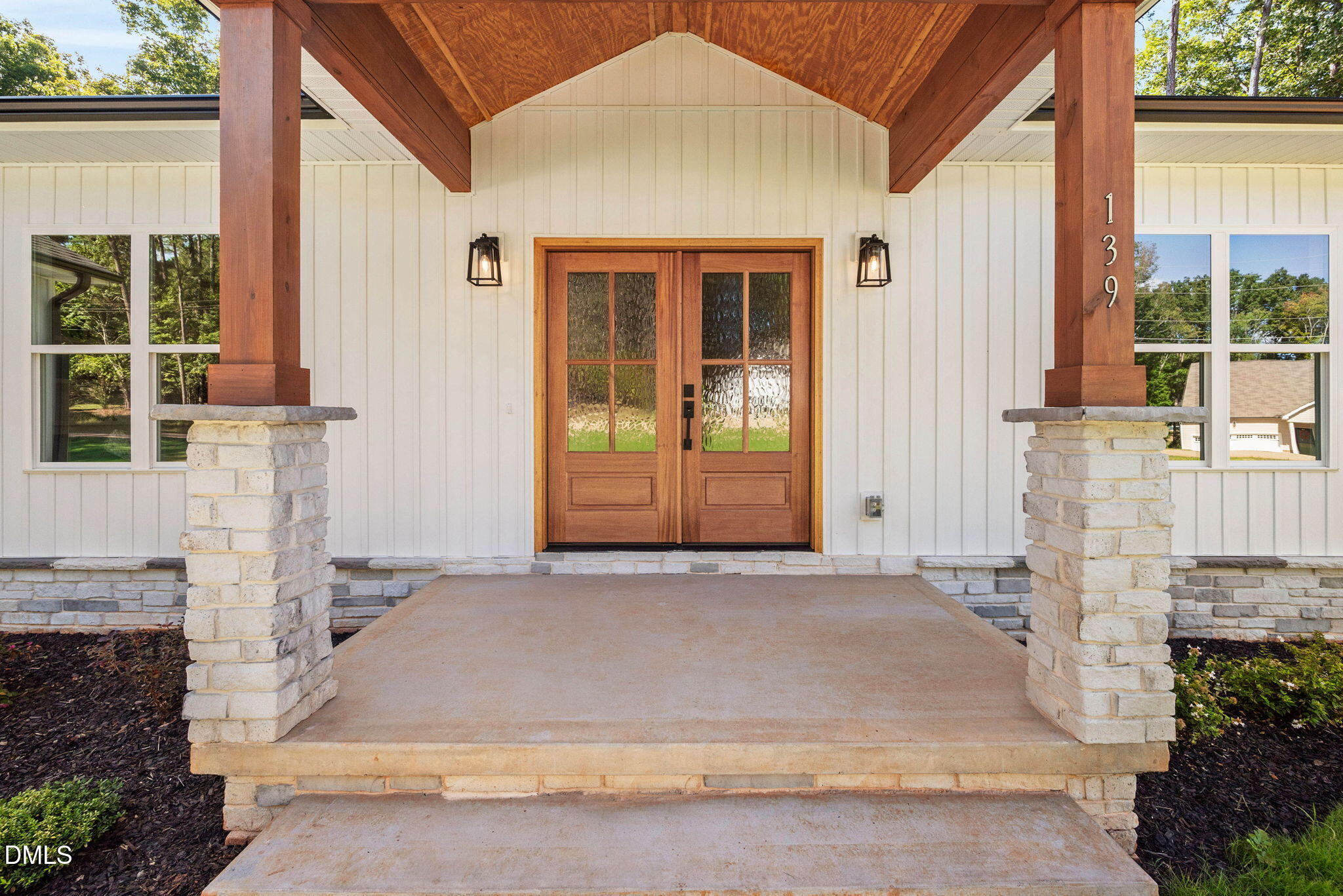 139 Clear Water Road