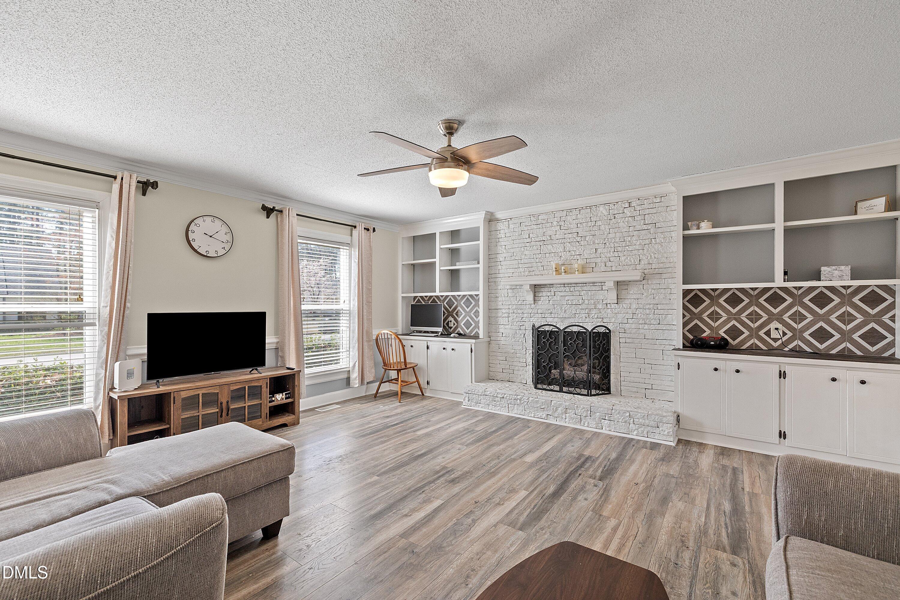 1716 Ridgeway Street W