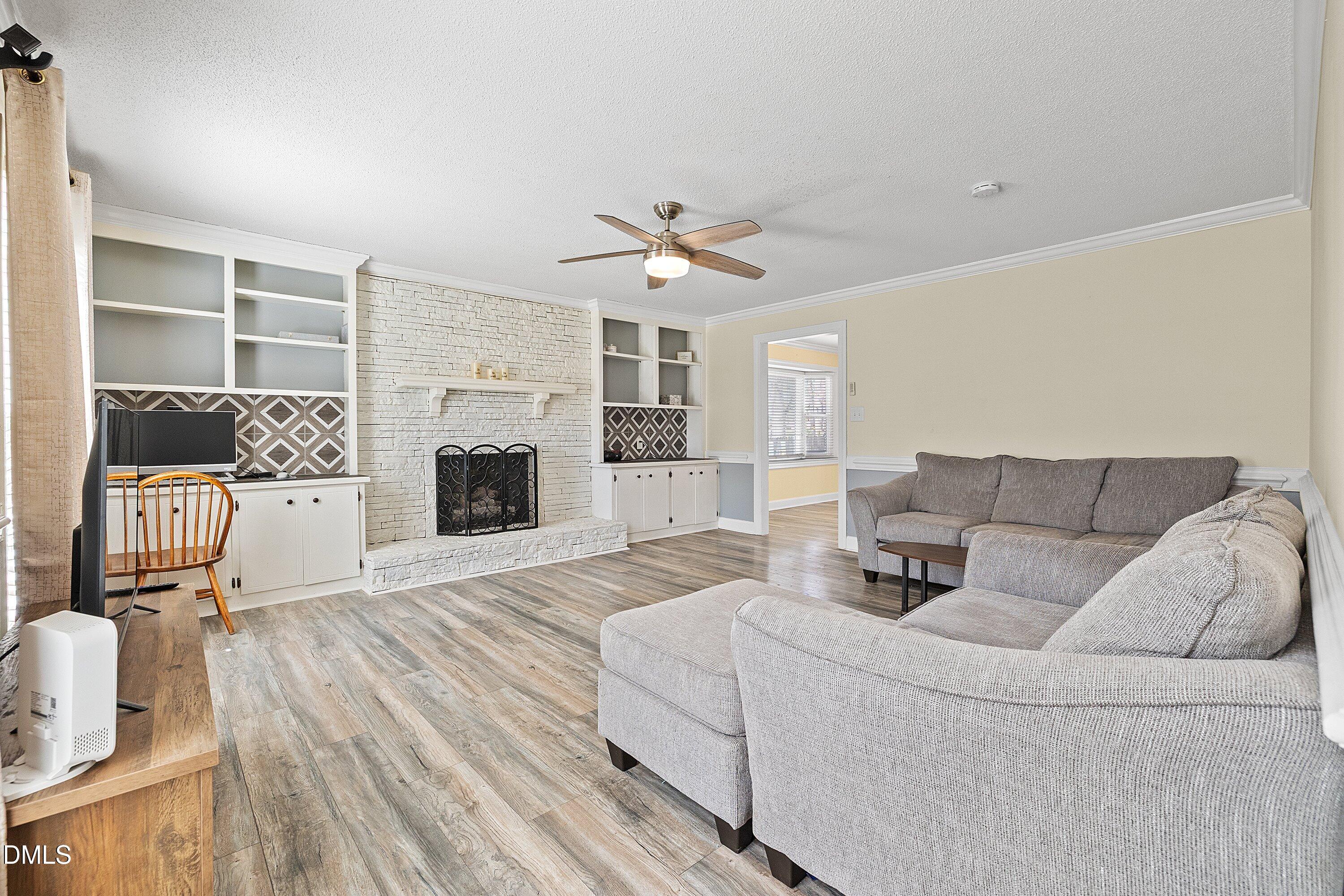 1716 Ridgeway Street W