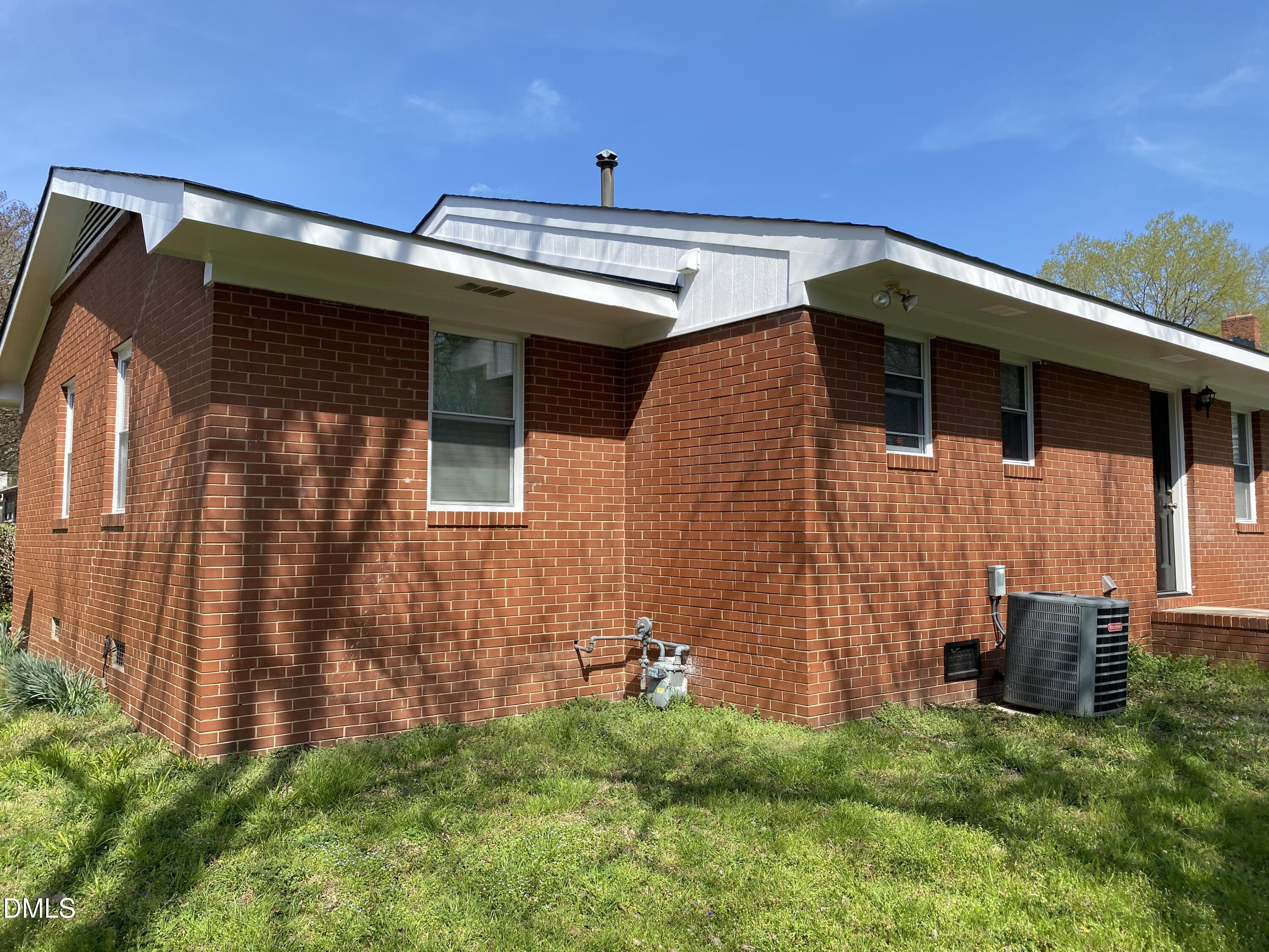 411 W Club Boulevard