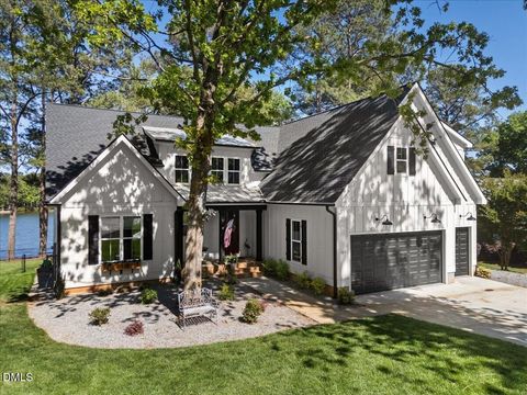 125 Lakeview Circle Gasburg VA 23857