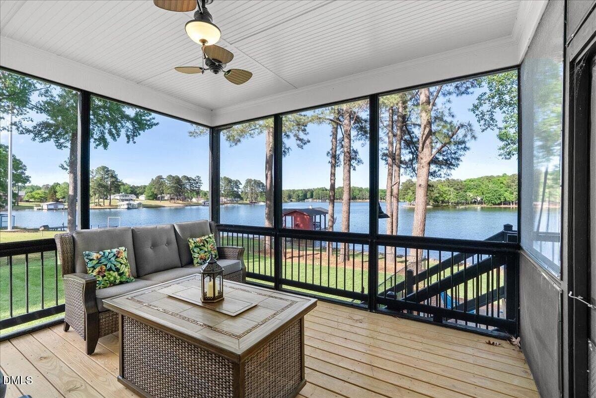 125 Lakeview Circle