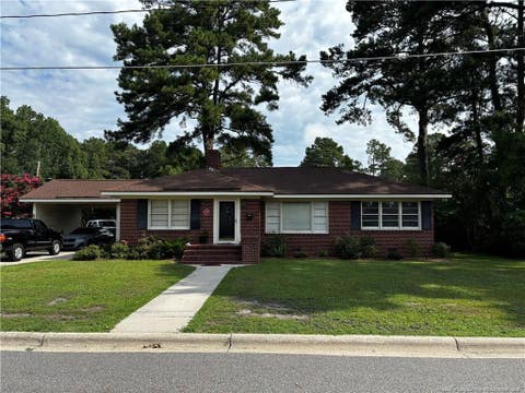 Photo of 704 W 27th Street, Lumberton, NC 28358 (MLS # LP766273)