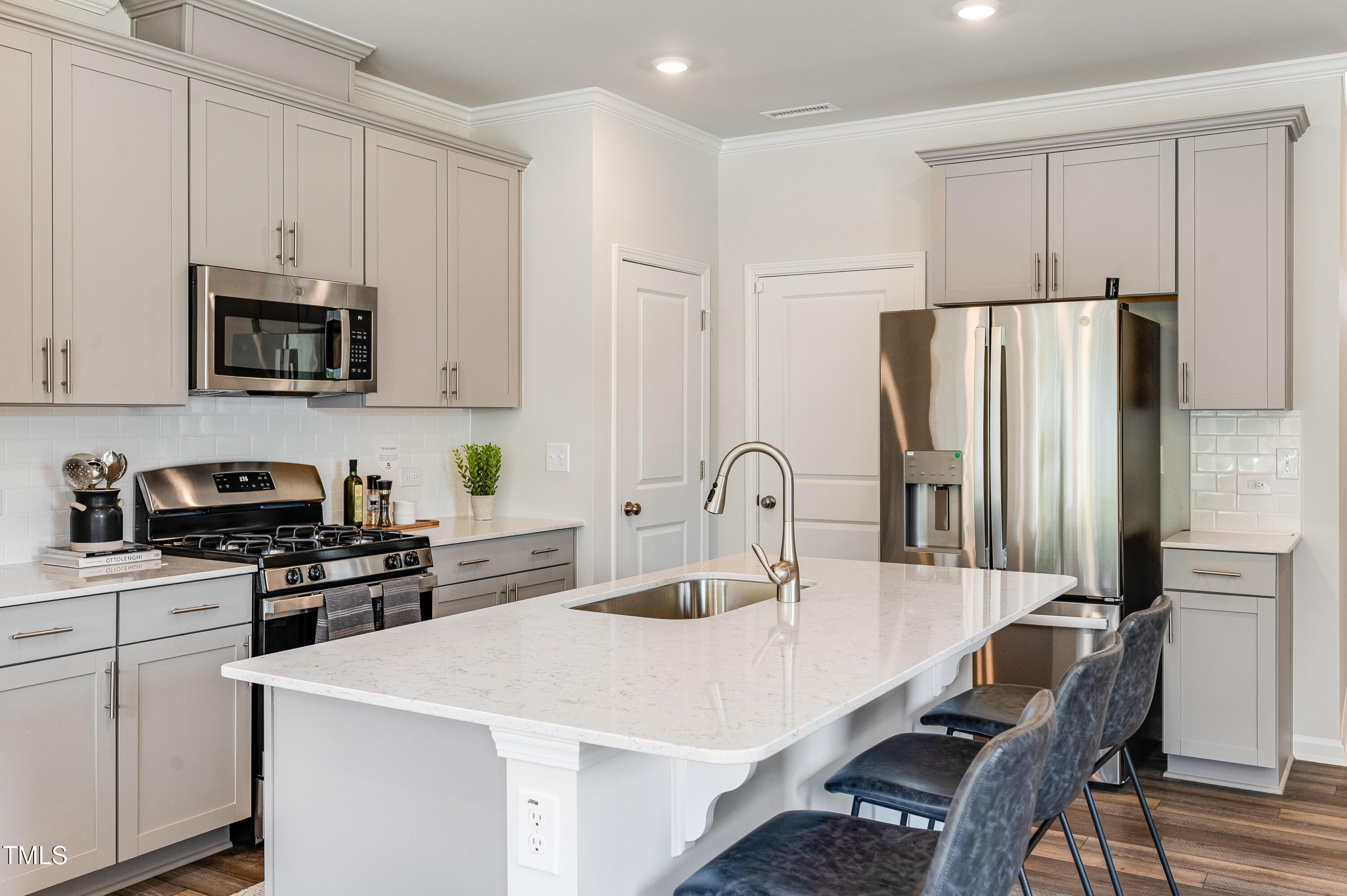 138 Paramount Drive 105