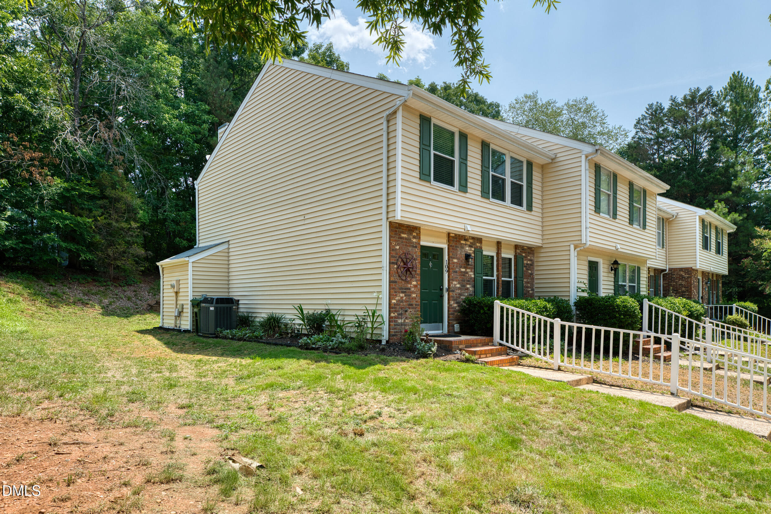 109 Luxon Place