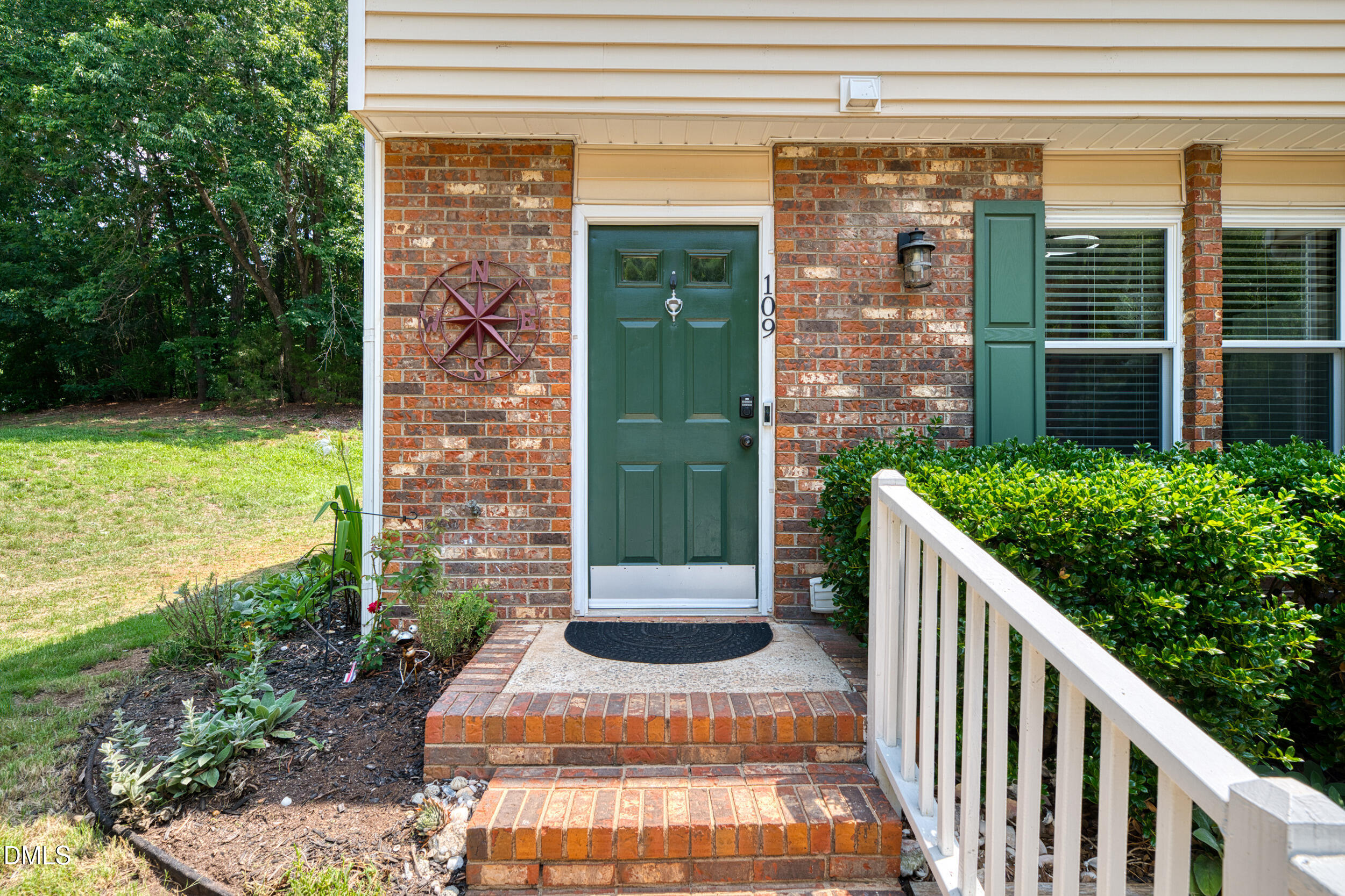 109 Luxon Place
