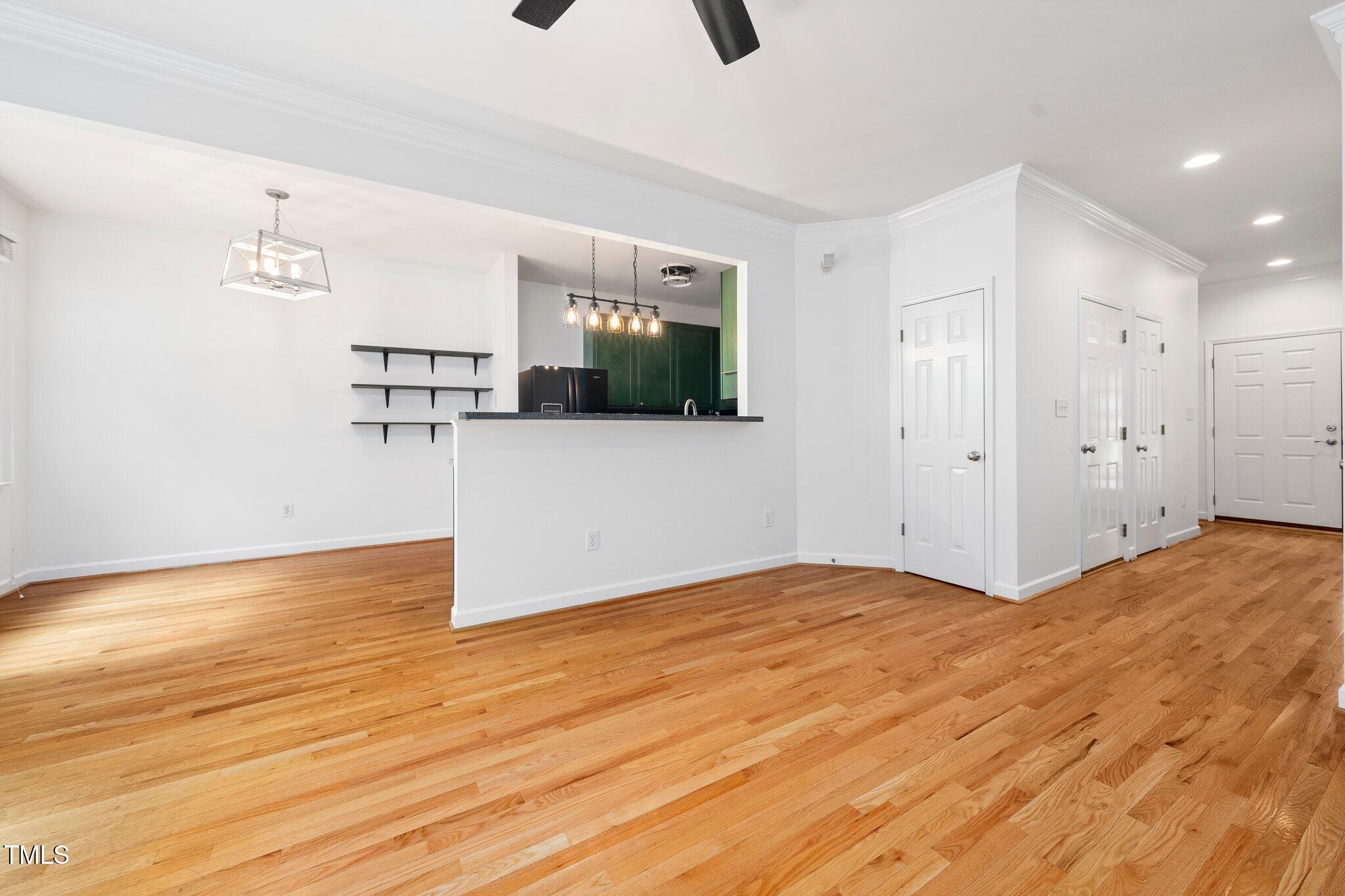 5401 Goldenglow Way