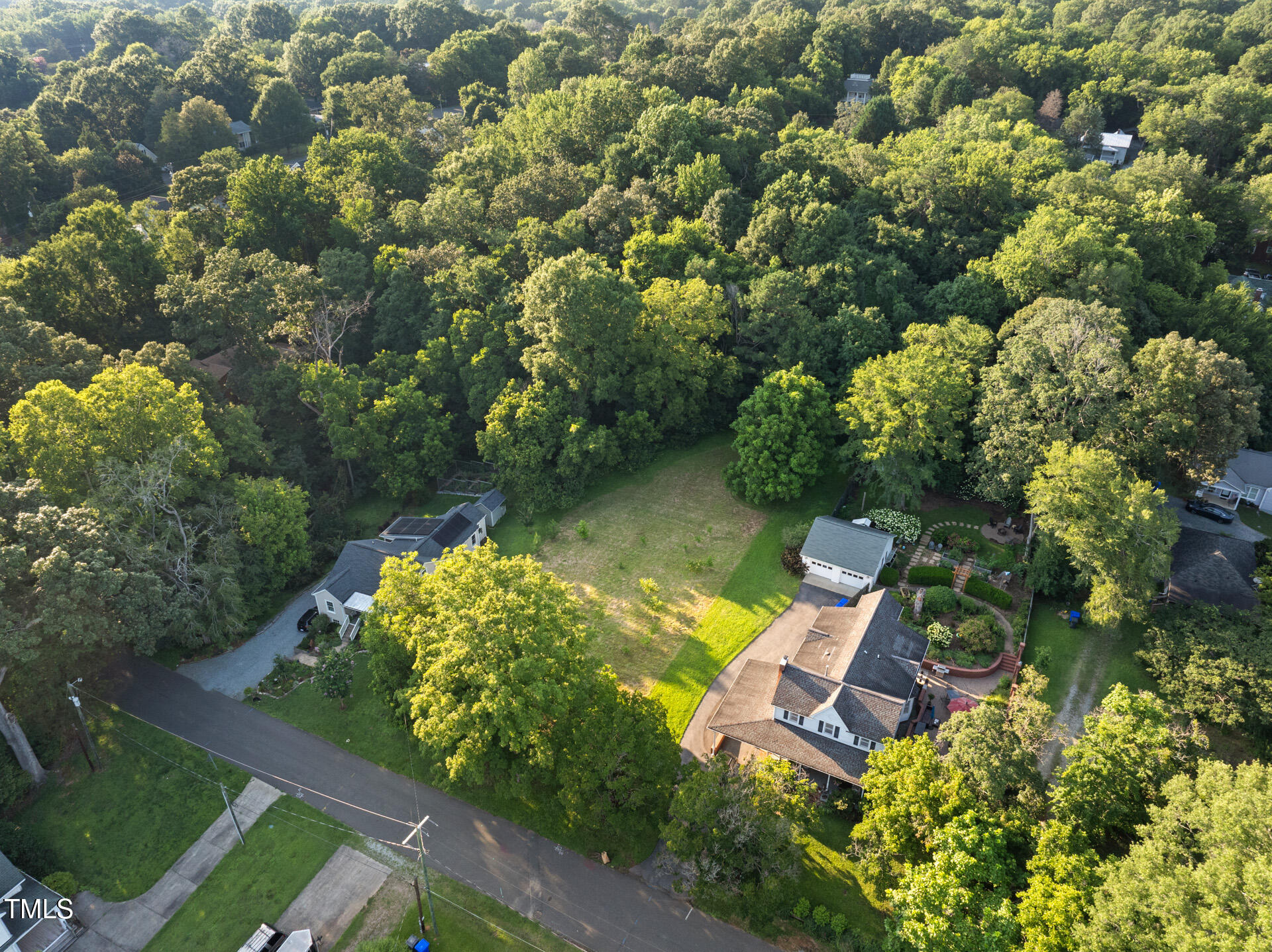 316 W Tryon Street
