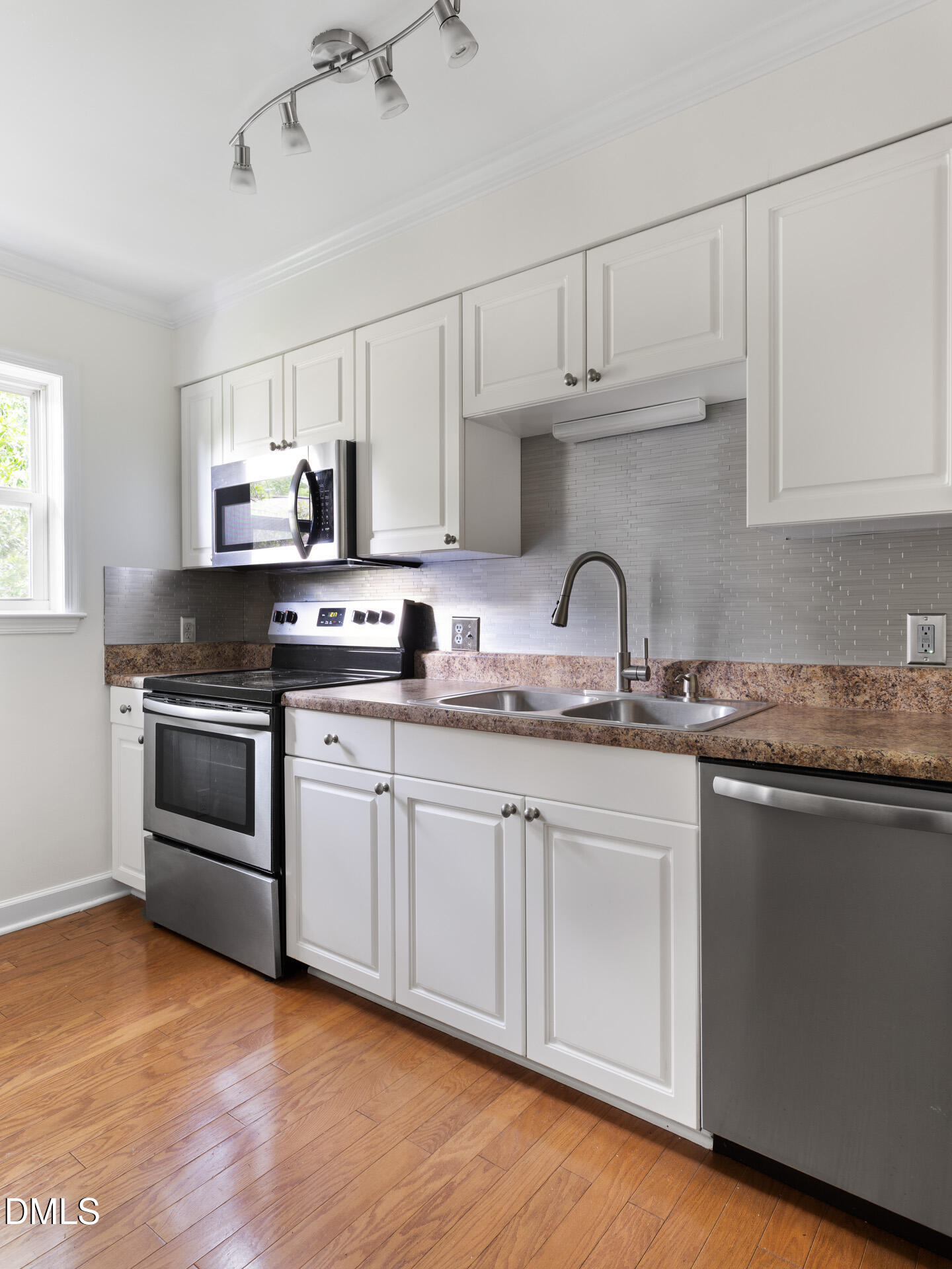 1513 E Franklin Street 114