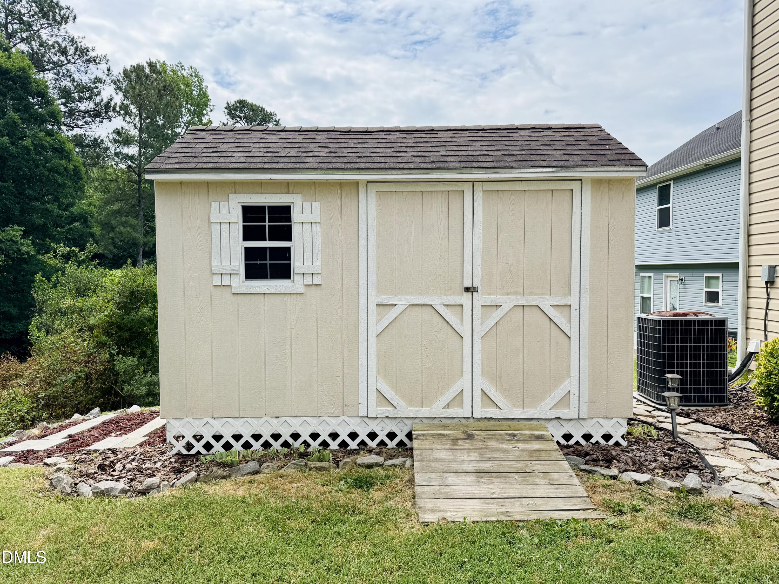 208 Knightwood Drive