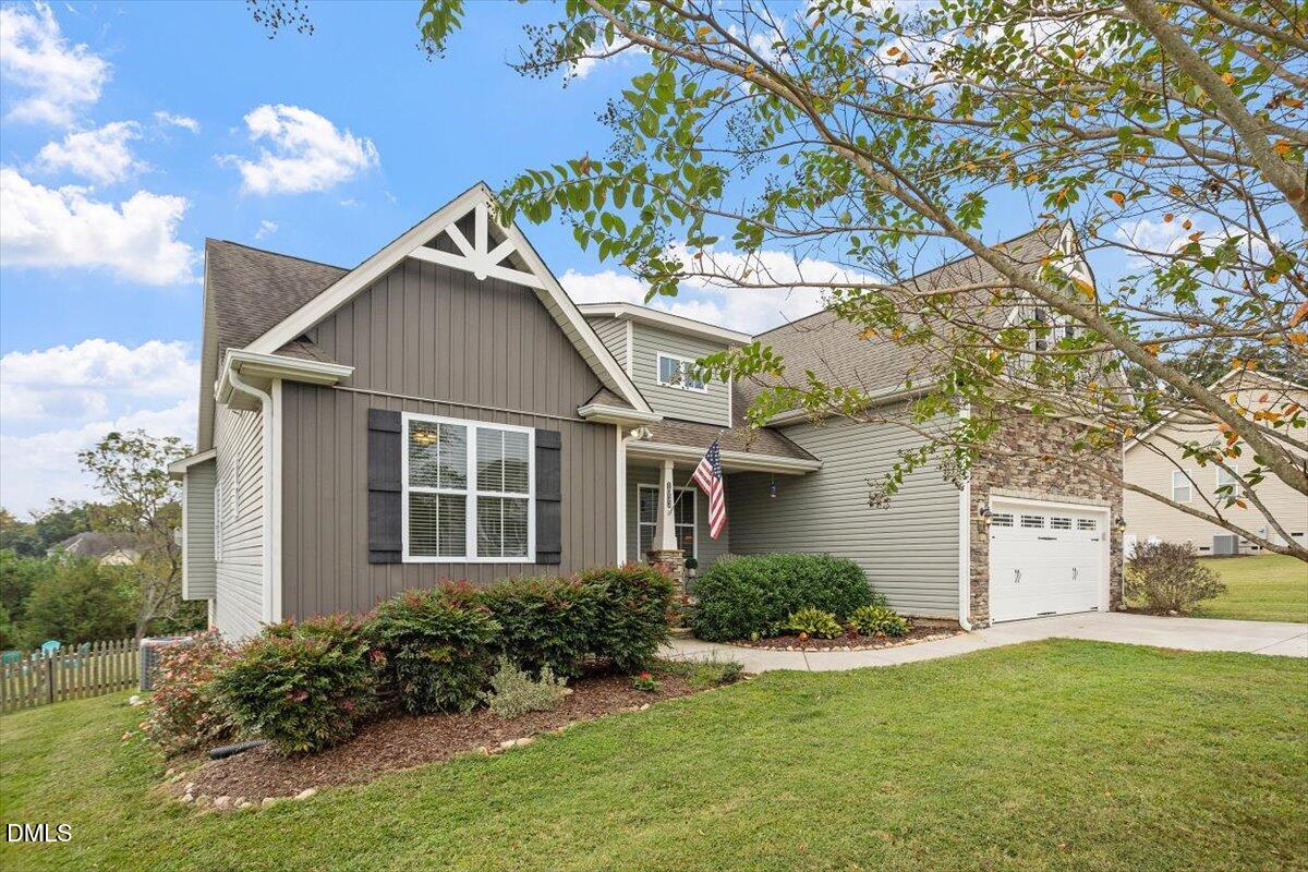 1033 Butterfly Circle