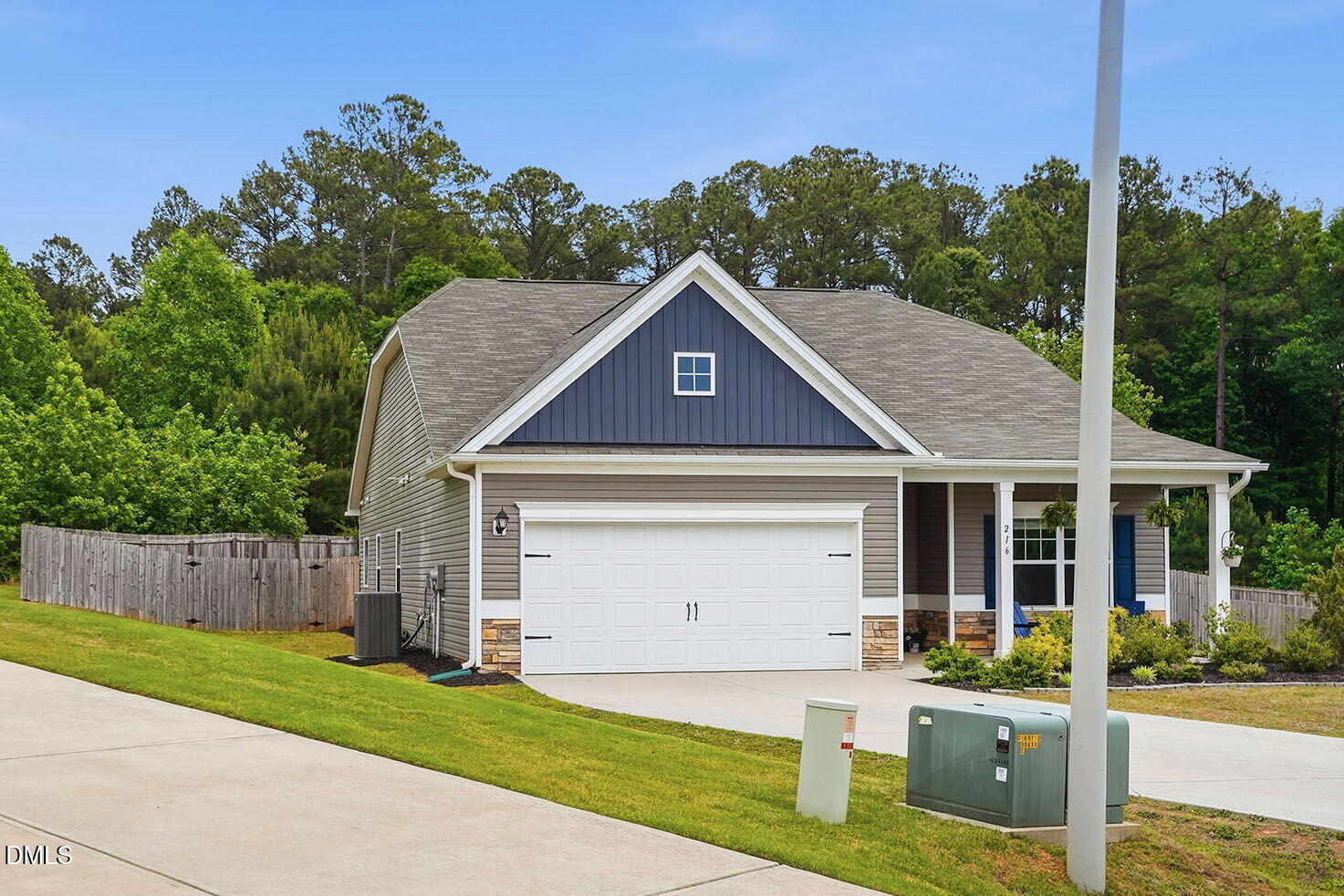216 Clarendon View Court