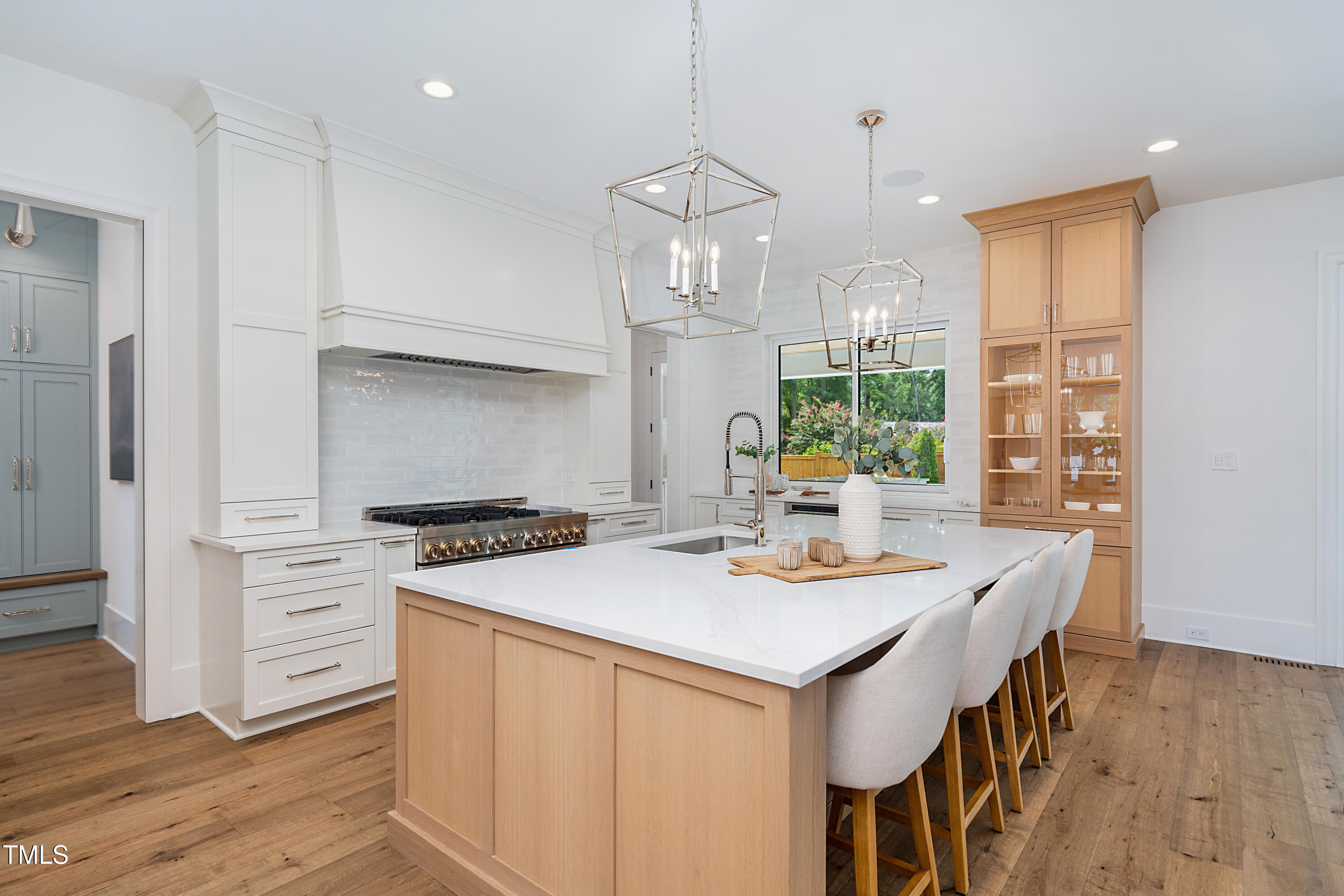 6844 Greystone Drive