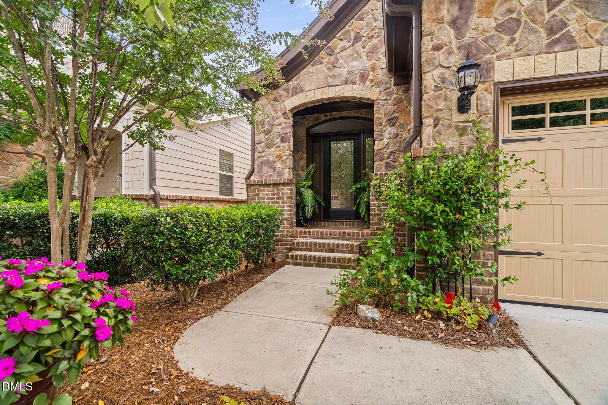 656 Angelica Circle
