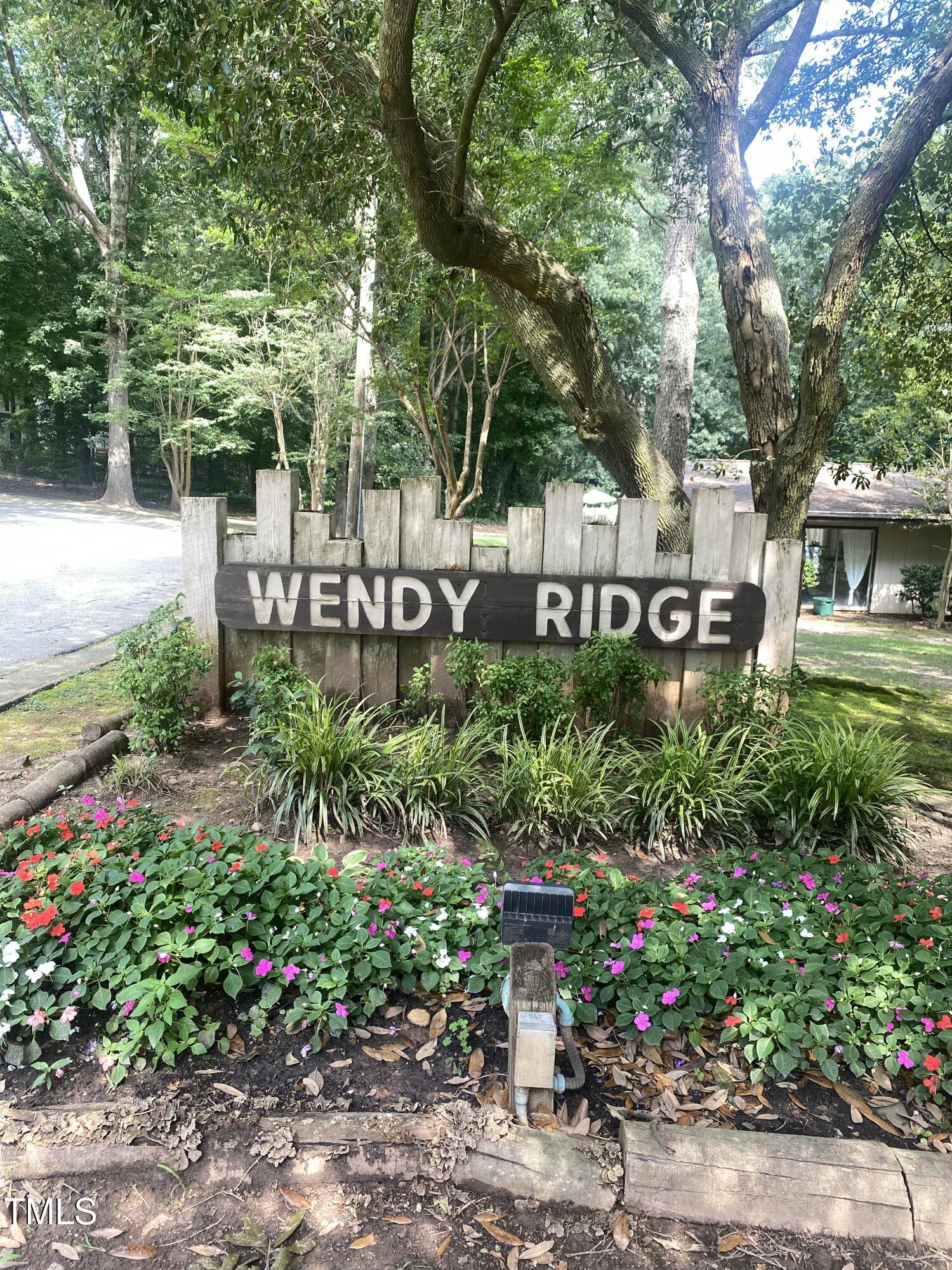 3952 Wendy Lane
