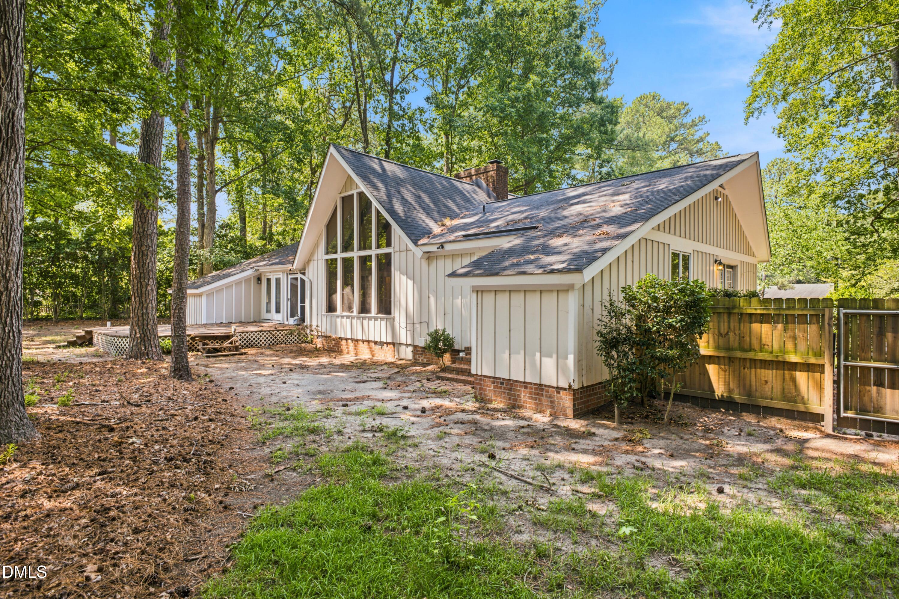 105 Litchfield Court