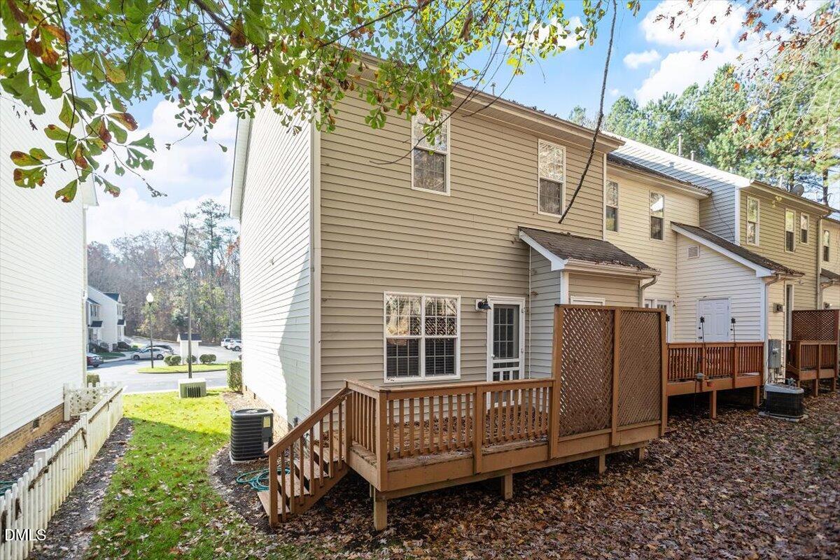 2220 Trailwood Valley Circle