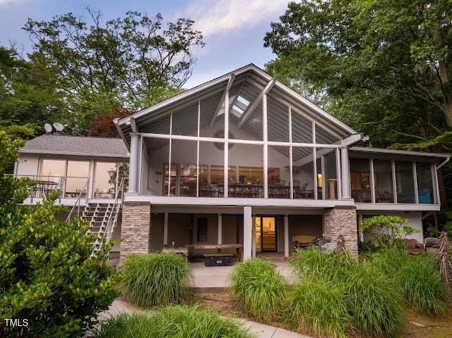 64 Robin Road