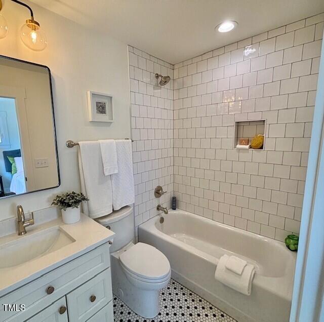 Durham, North Carolina 27705, United States, 2 Bedrooms Bedrooms, ,3 BathroomsBathrooms,Residential,Active,169324