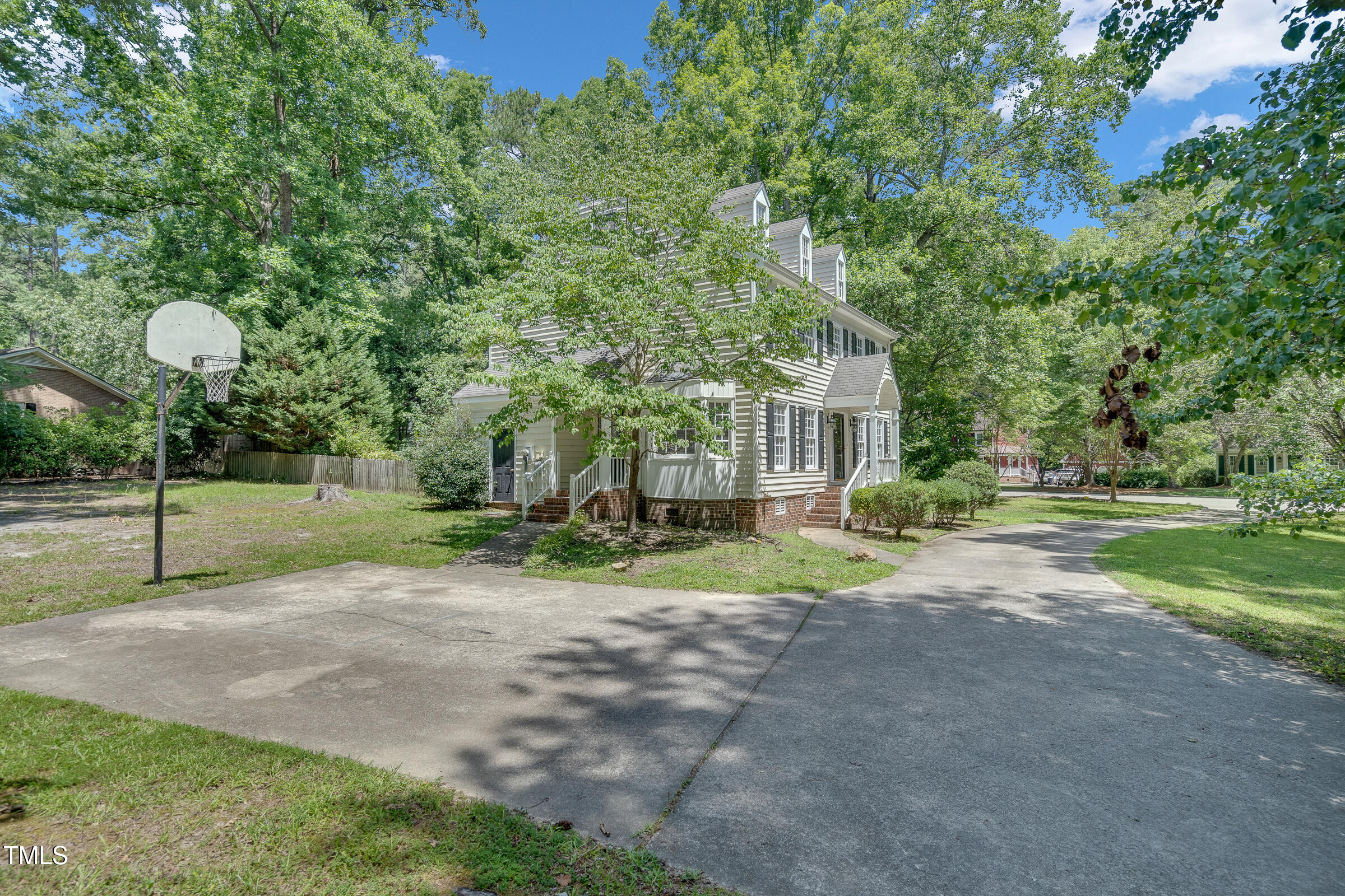 1200 Cambridge Road NW