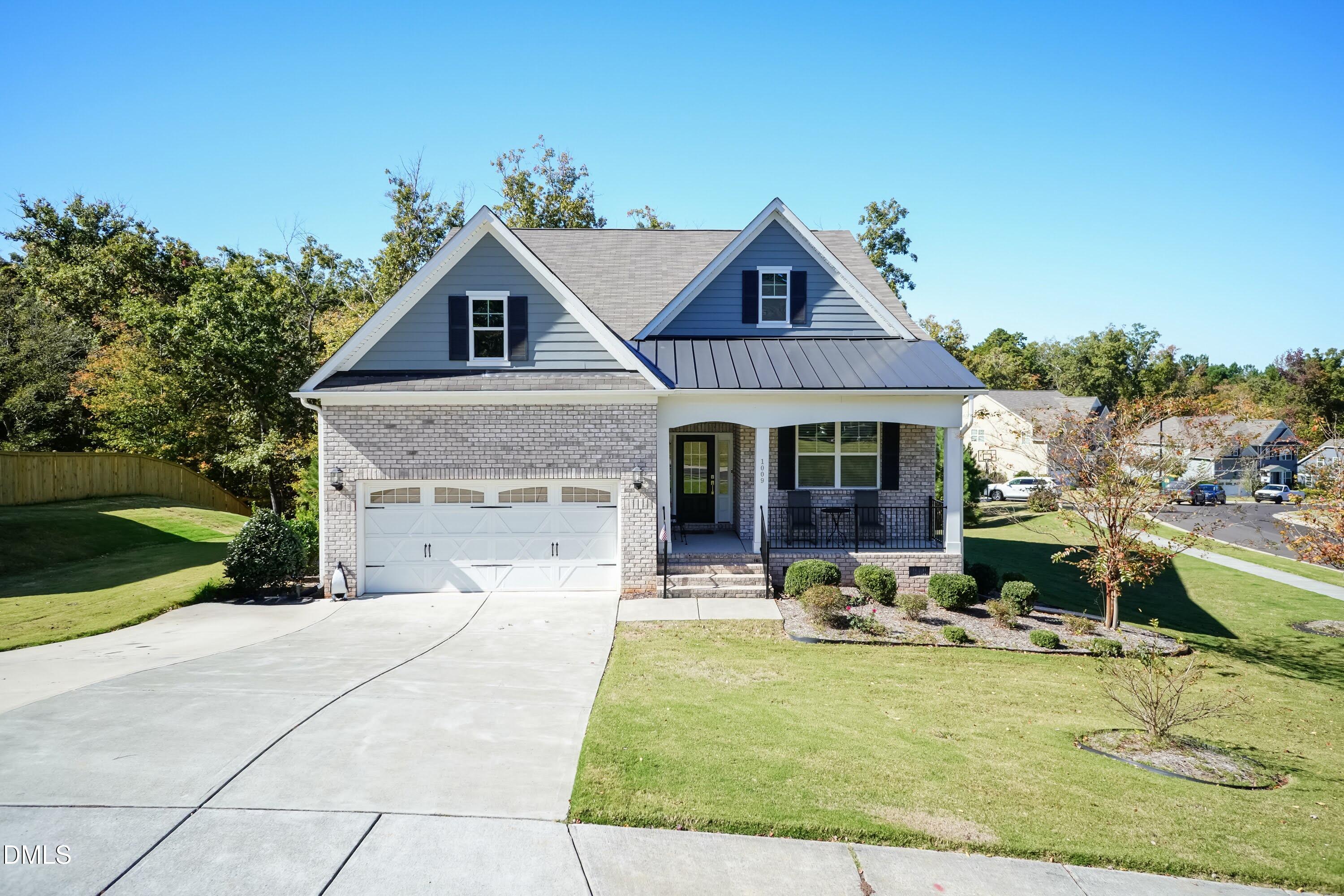 1009 Crescent Moon Court