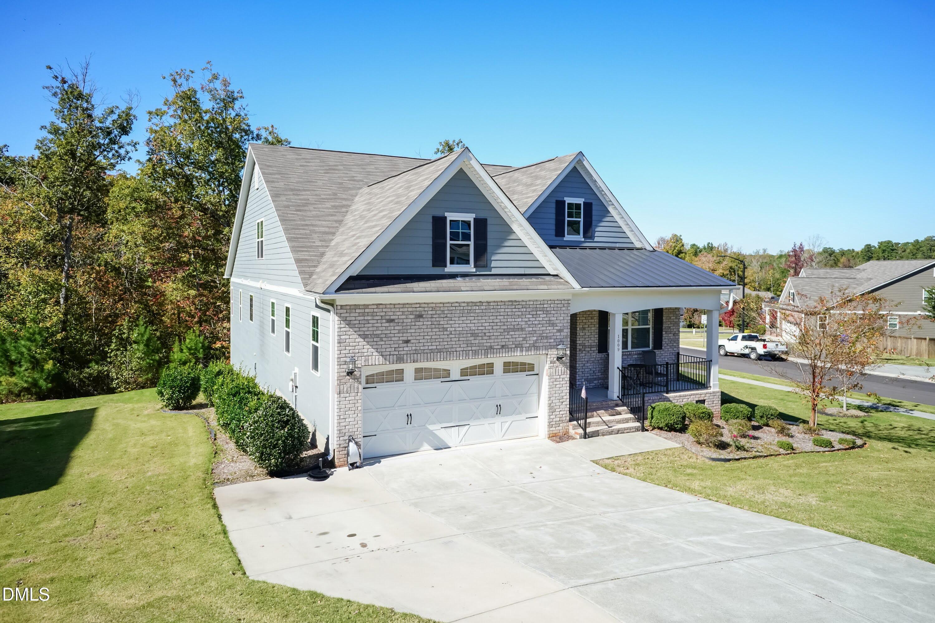 1009 Crescent Moon Court