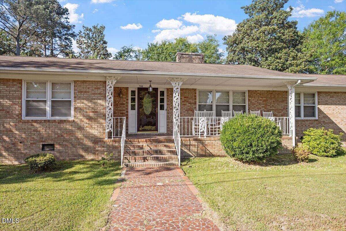 700 E Harnett Street