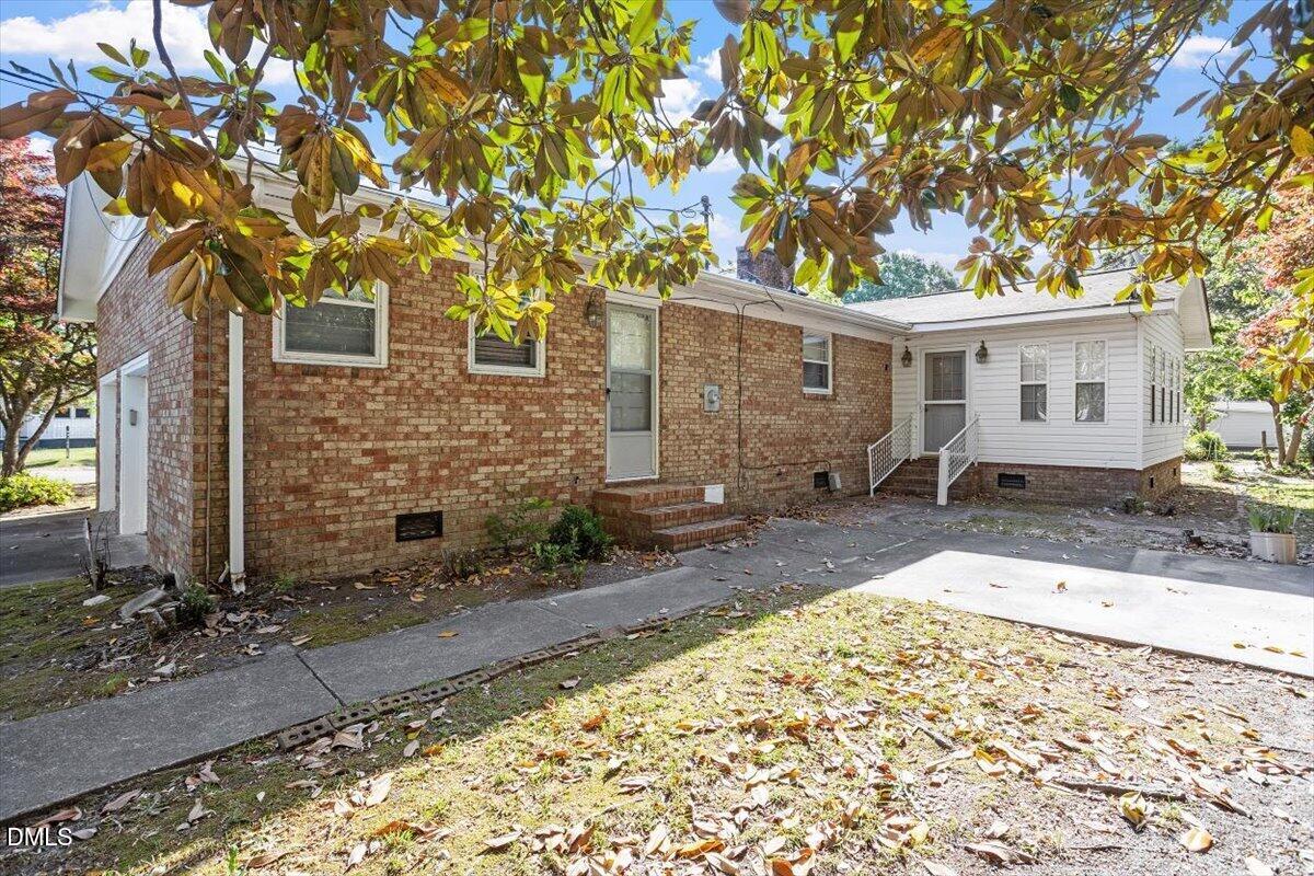 700 E Harnett Street