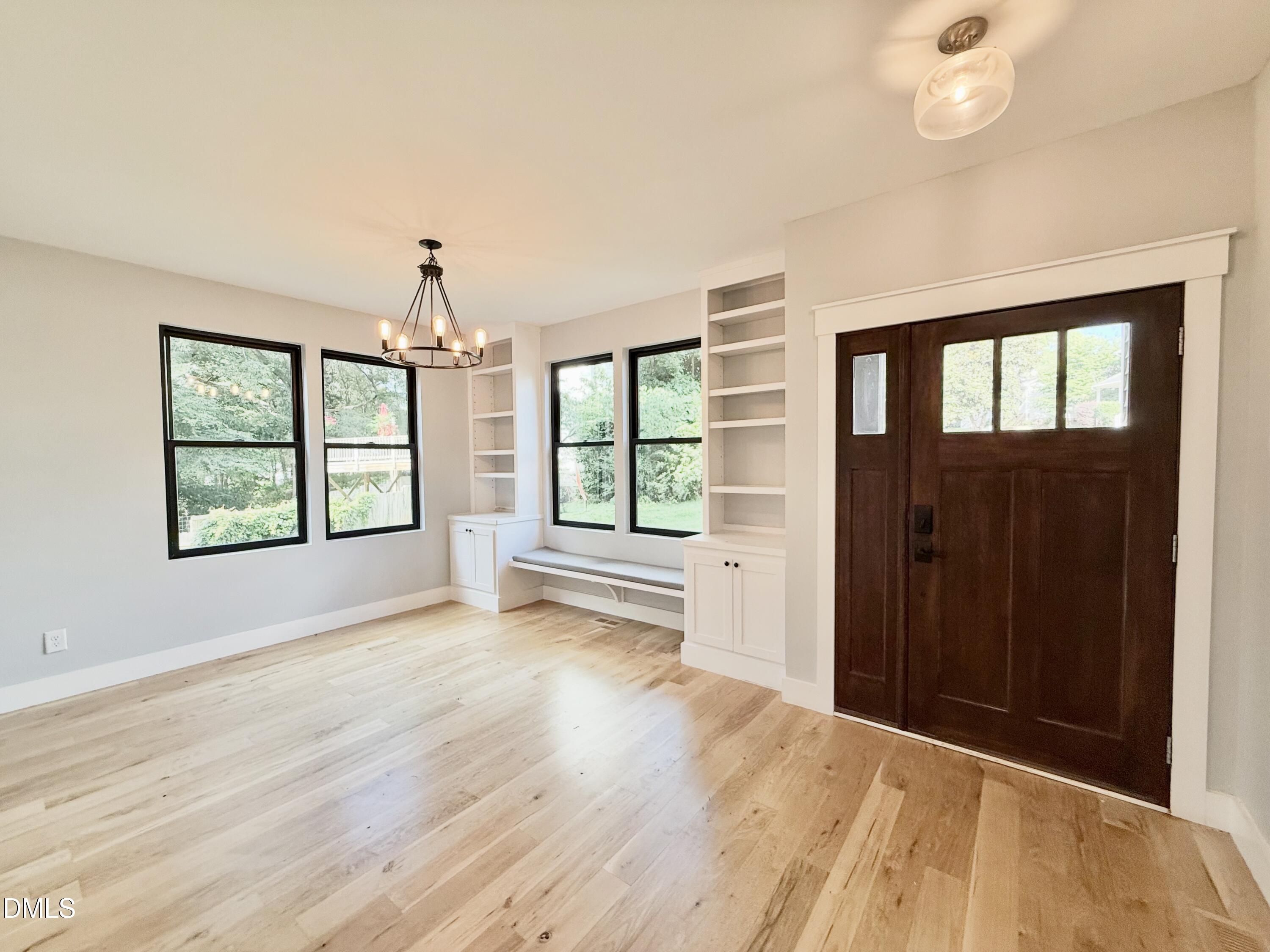 1401 Freshwater Court