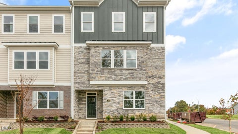Photo of 810 Washington Street, Fuquay Varina, NC 27526 (MLS # 10178500)