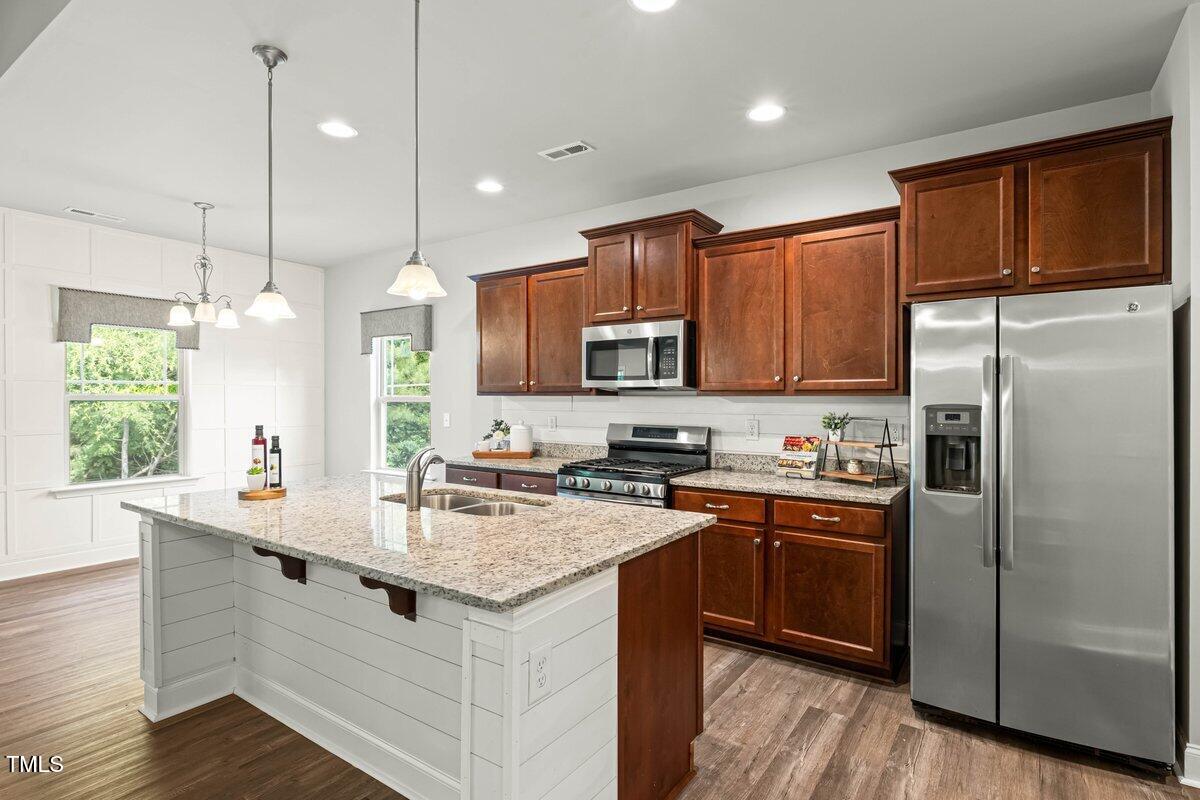 11 Woodwater Circle
