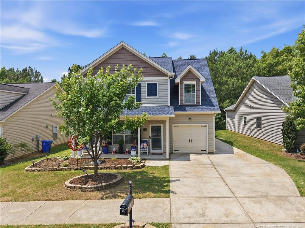 916 Bridlemine Drive