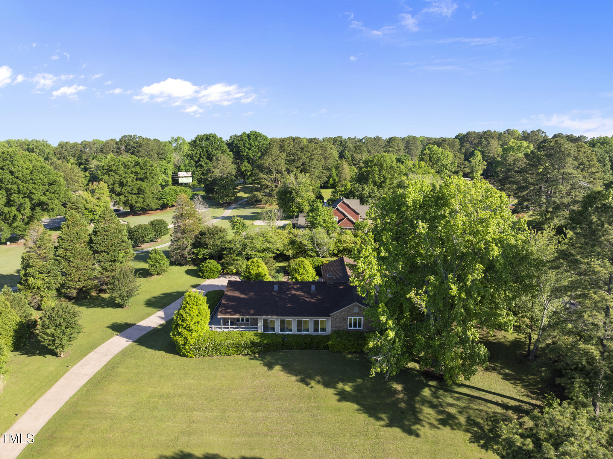 9 Lakeview Drive