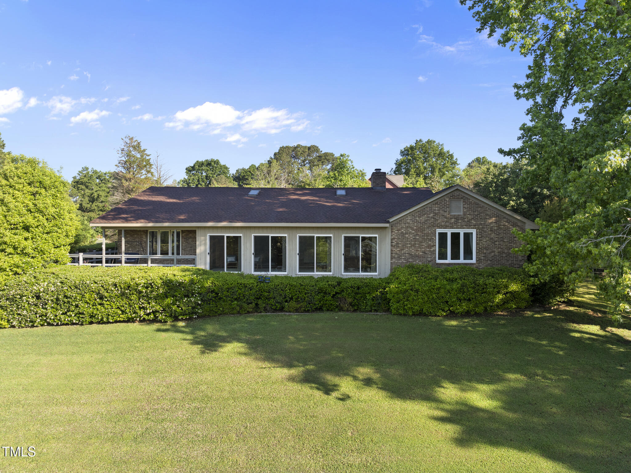 9 Lakeview Drive