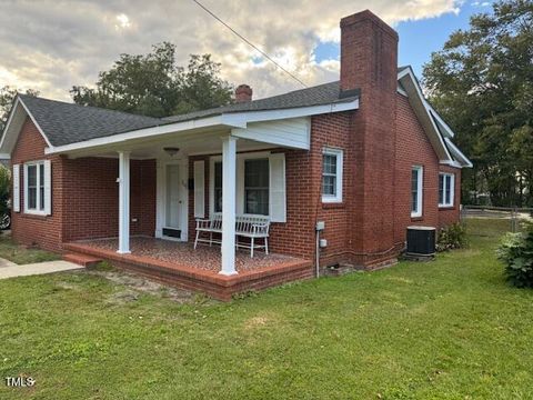 A home in Dunn