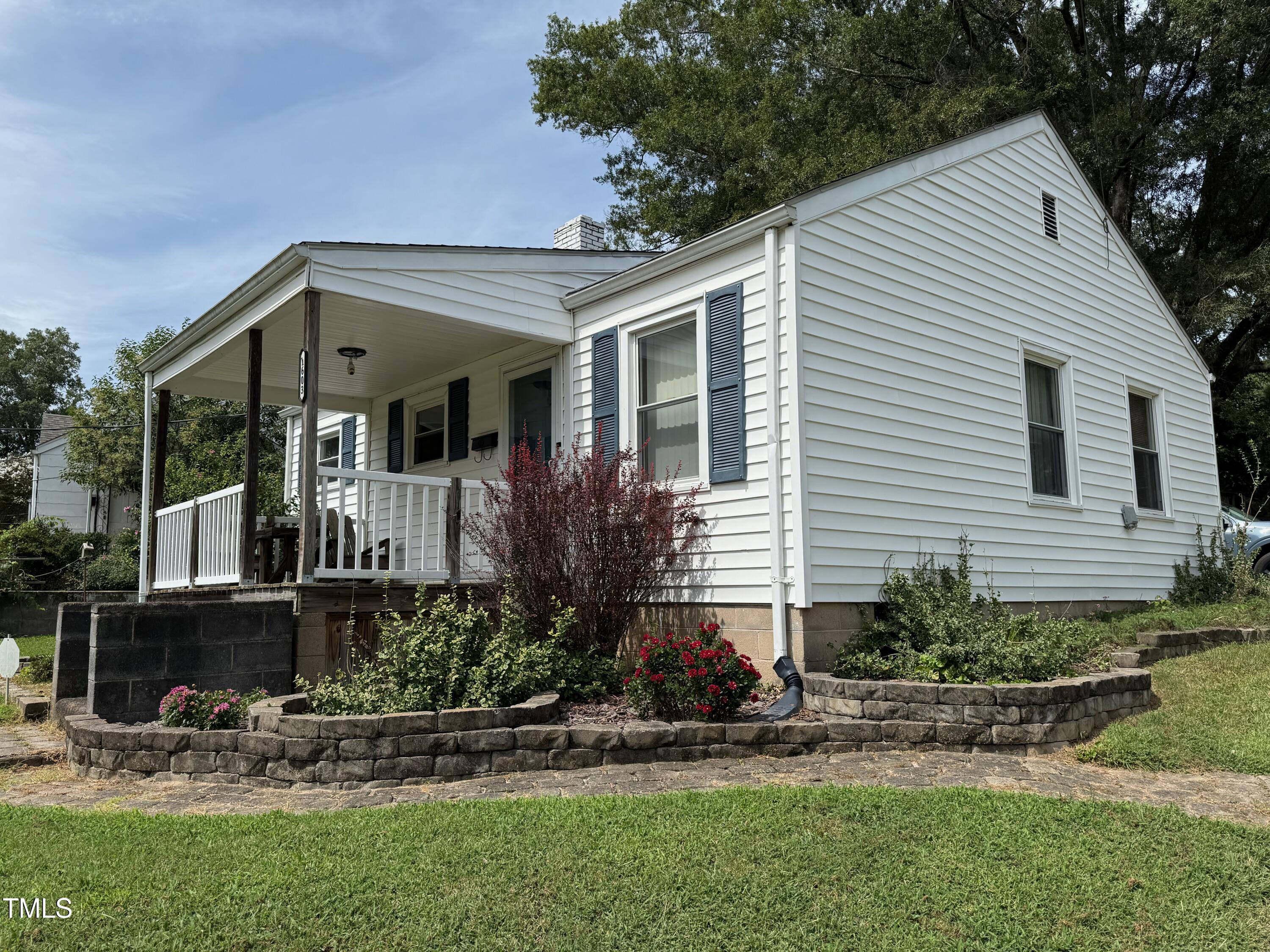 1603 Robinhood Road