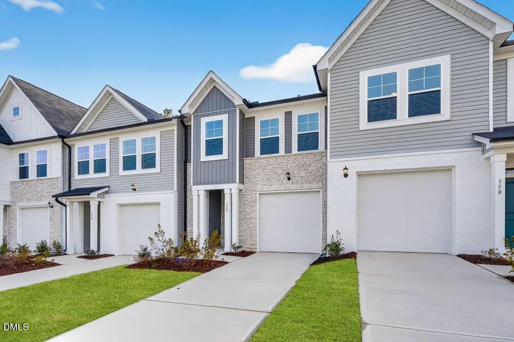 552 Barrington Row Avenue