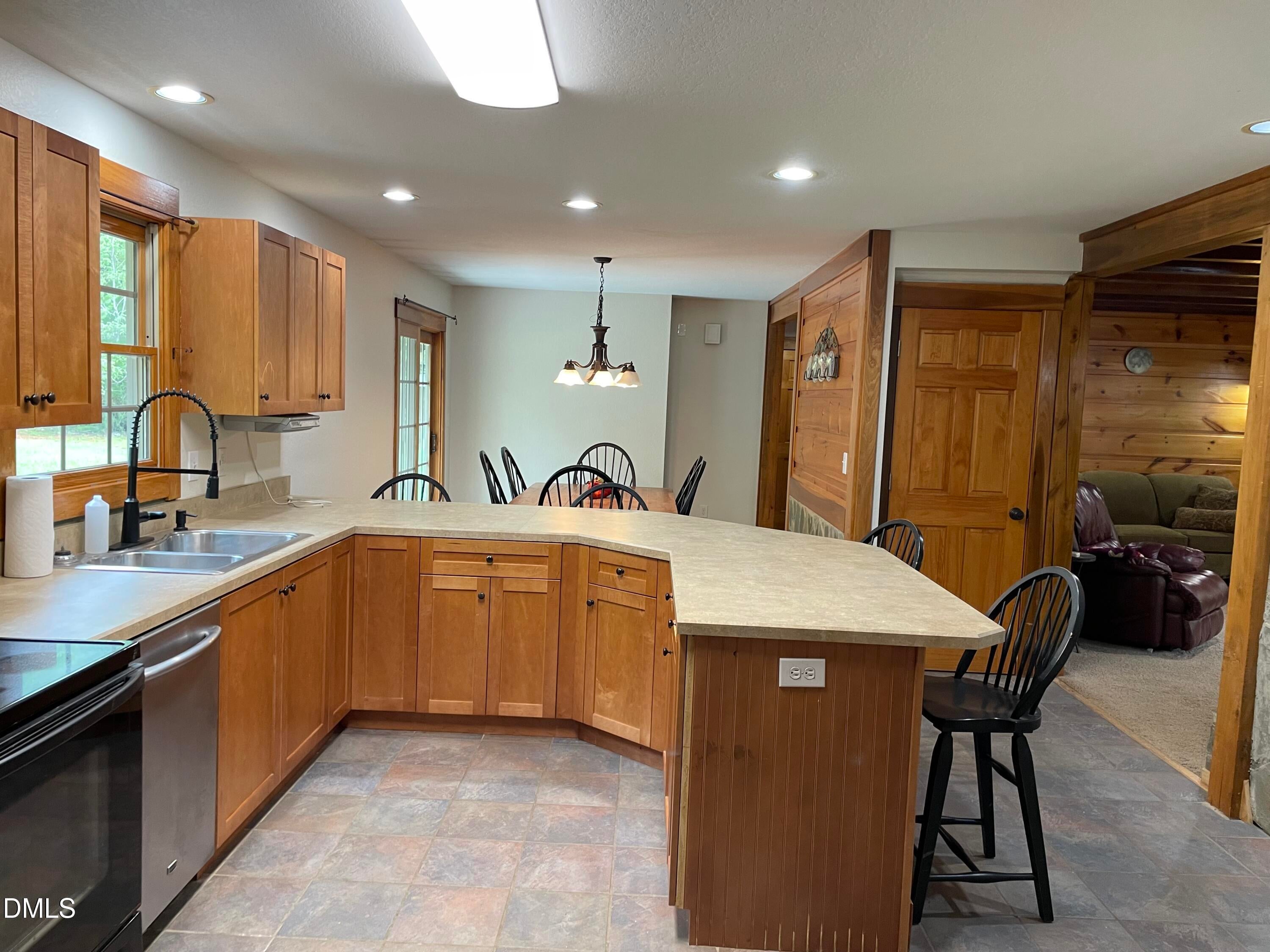 2180 Davis Road